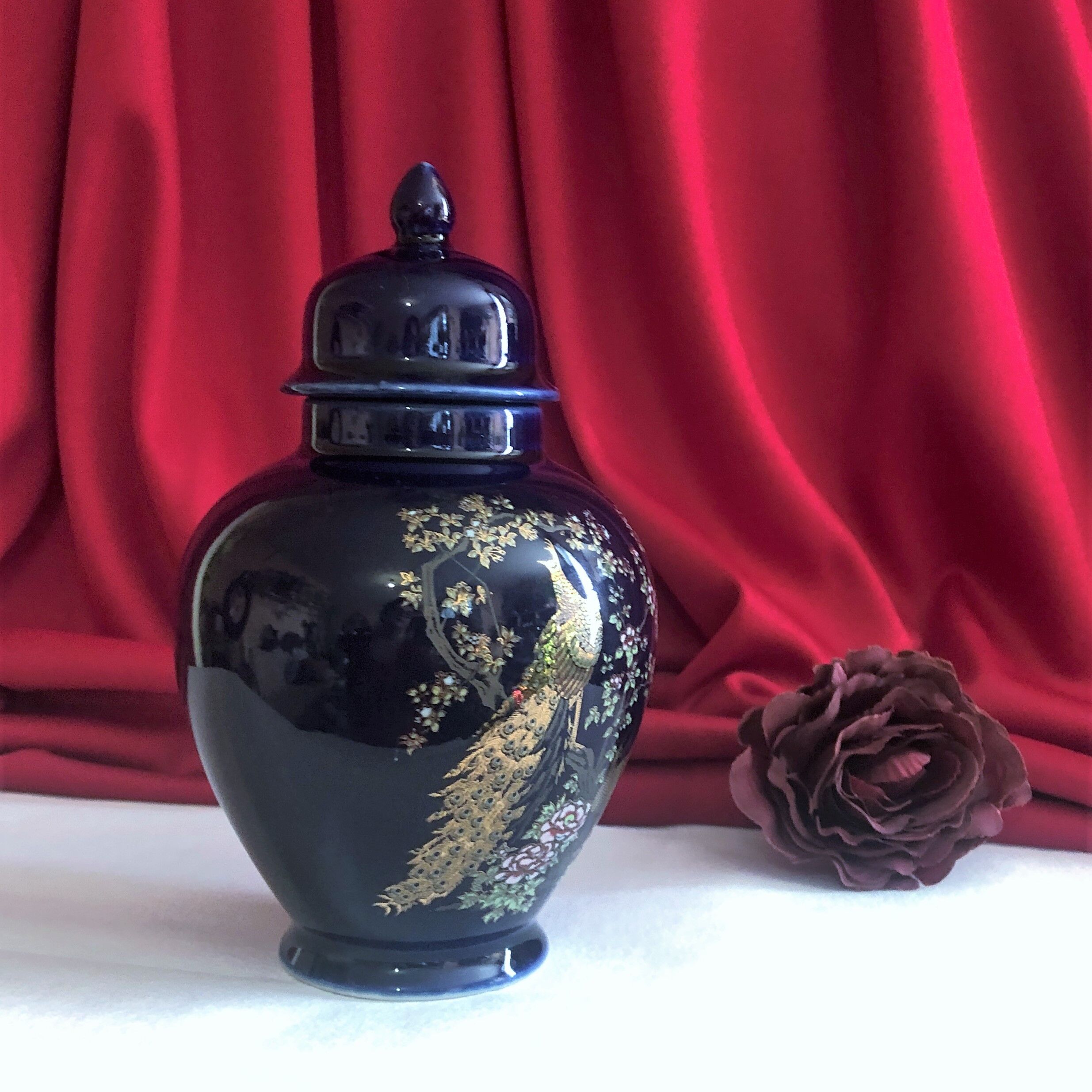 Potiche cobalt blue porcelain lid jar decorated with peacocks