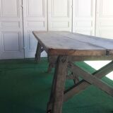 Workshop table with tray on trestles
