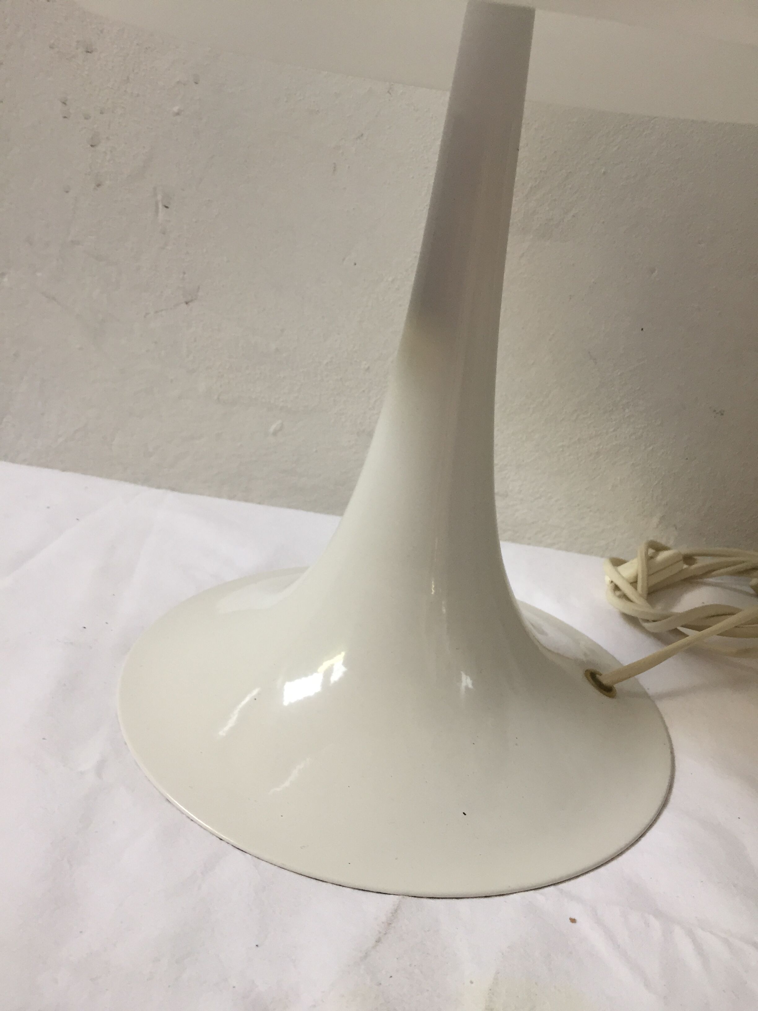70s White mushroom lamp