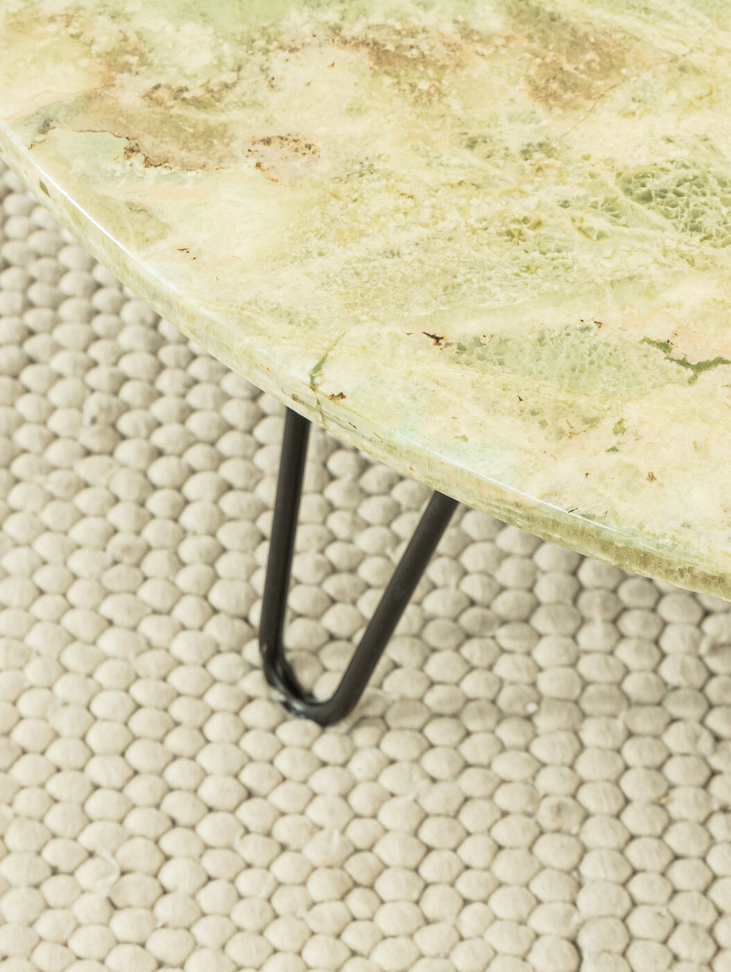 Onyx-marble coffee table, ø 90 cm