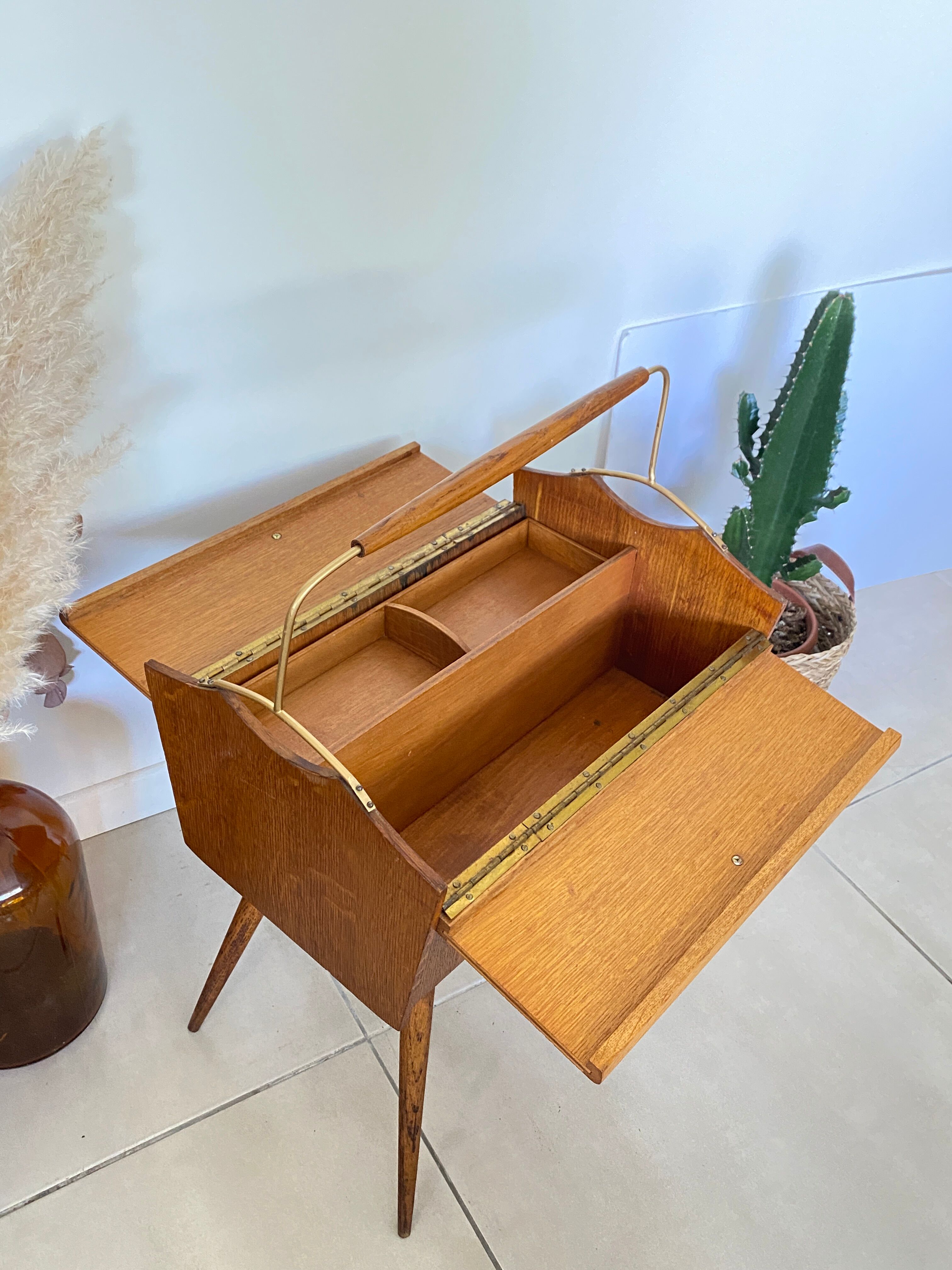 Vintage worker compass feet