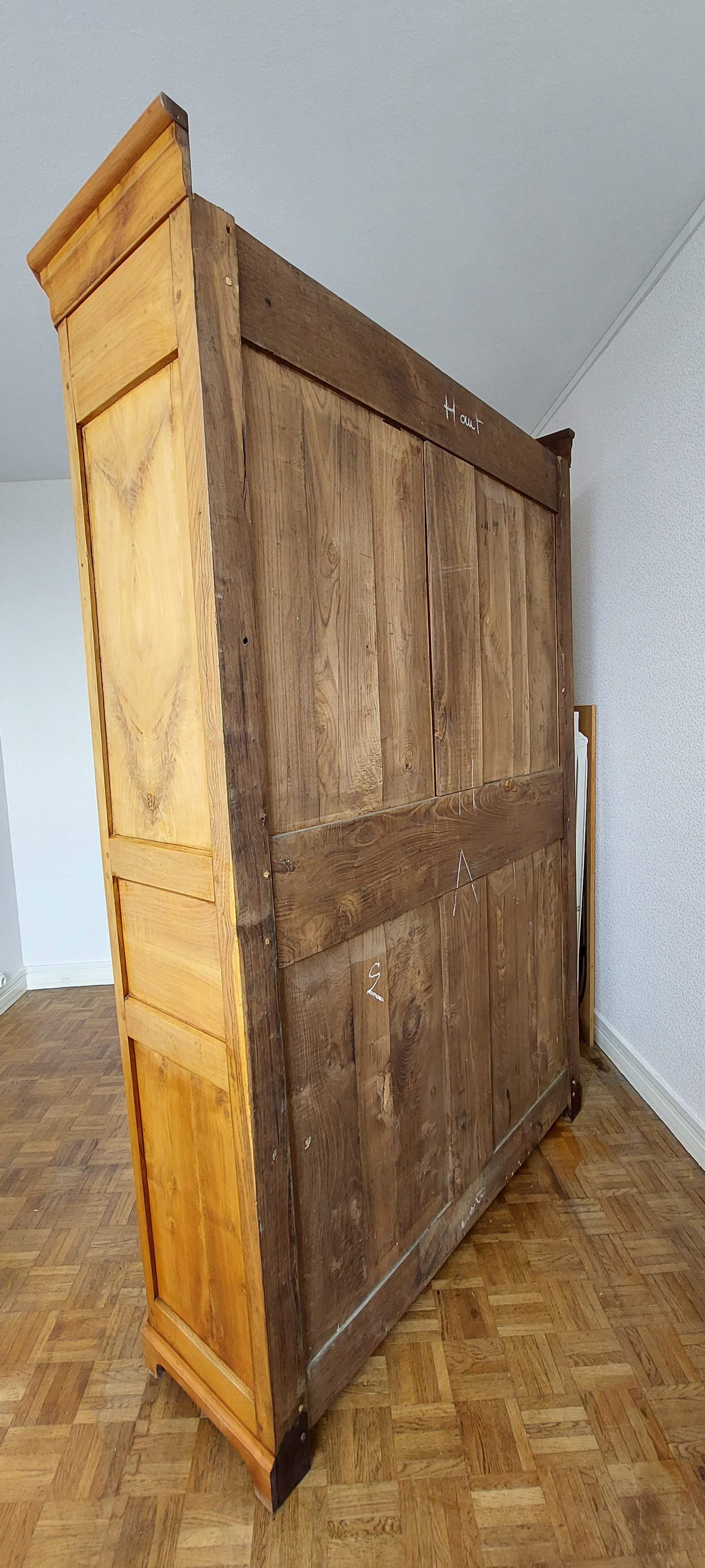 Louis Philippe / Merisier Library