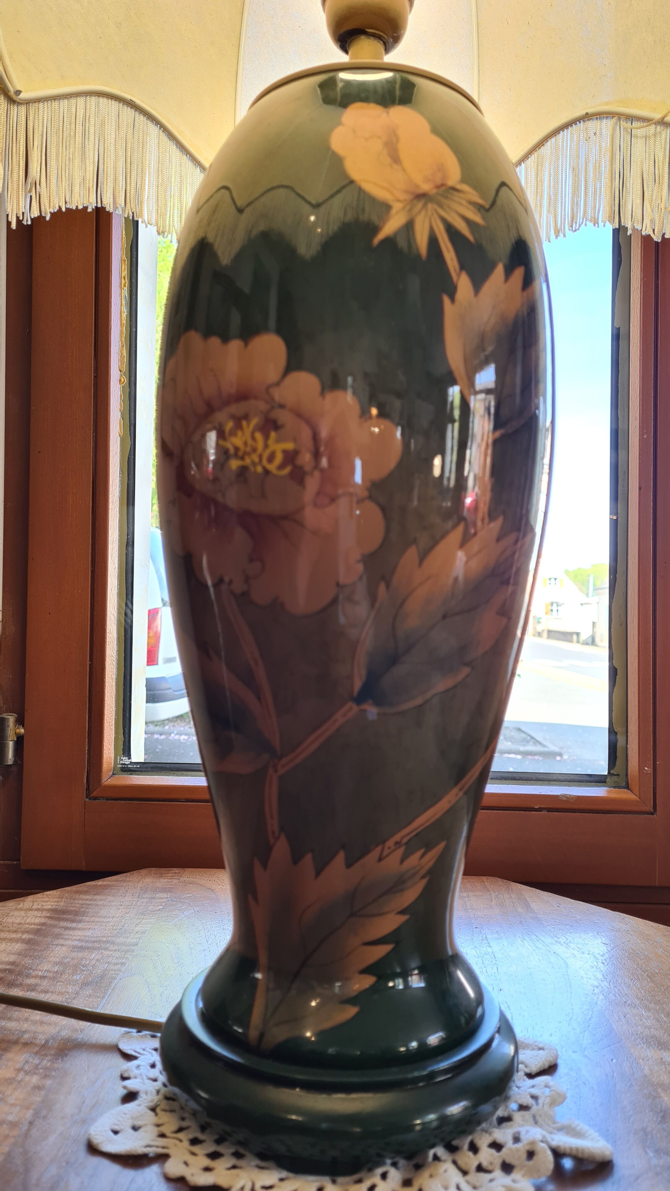 Green flowered lamp