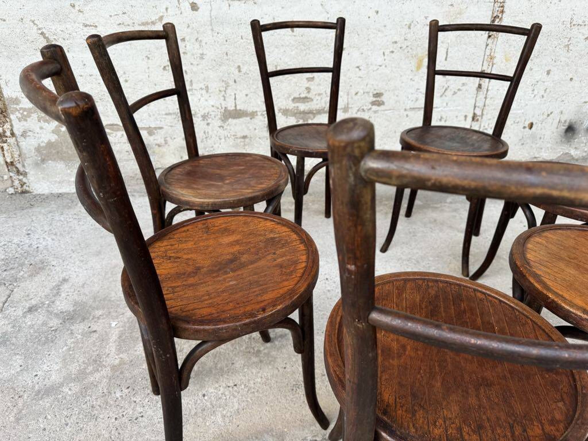 Set of 7 old Baumann bistro chairs in curved wood with round seat