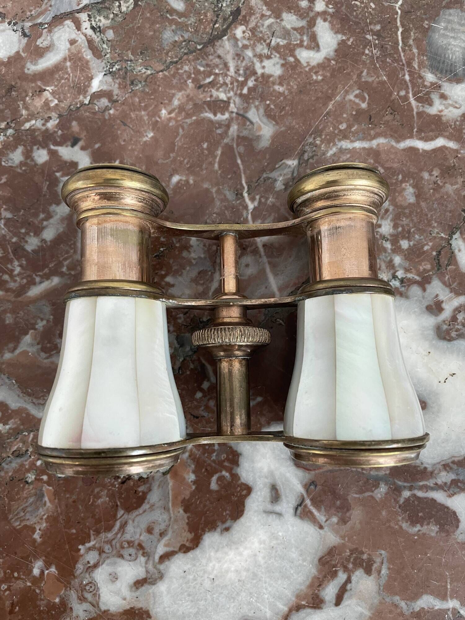 Pair of binoculars, theater, opera, mother-of-pearl, gilded brass, early twentieth century, curiosity object, showcase