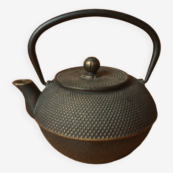 Japanese Arare cast iron teapot 1.1 L