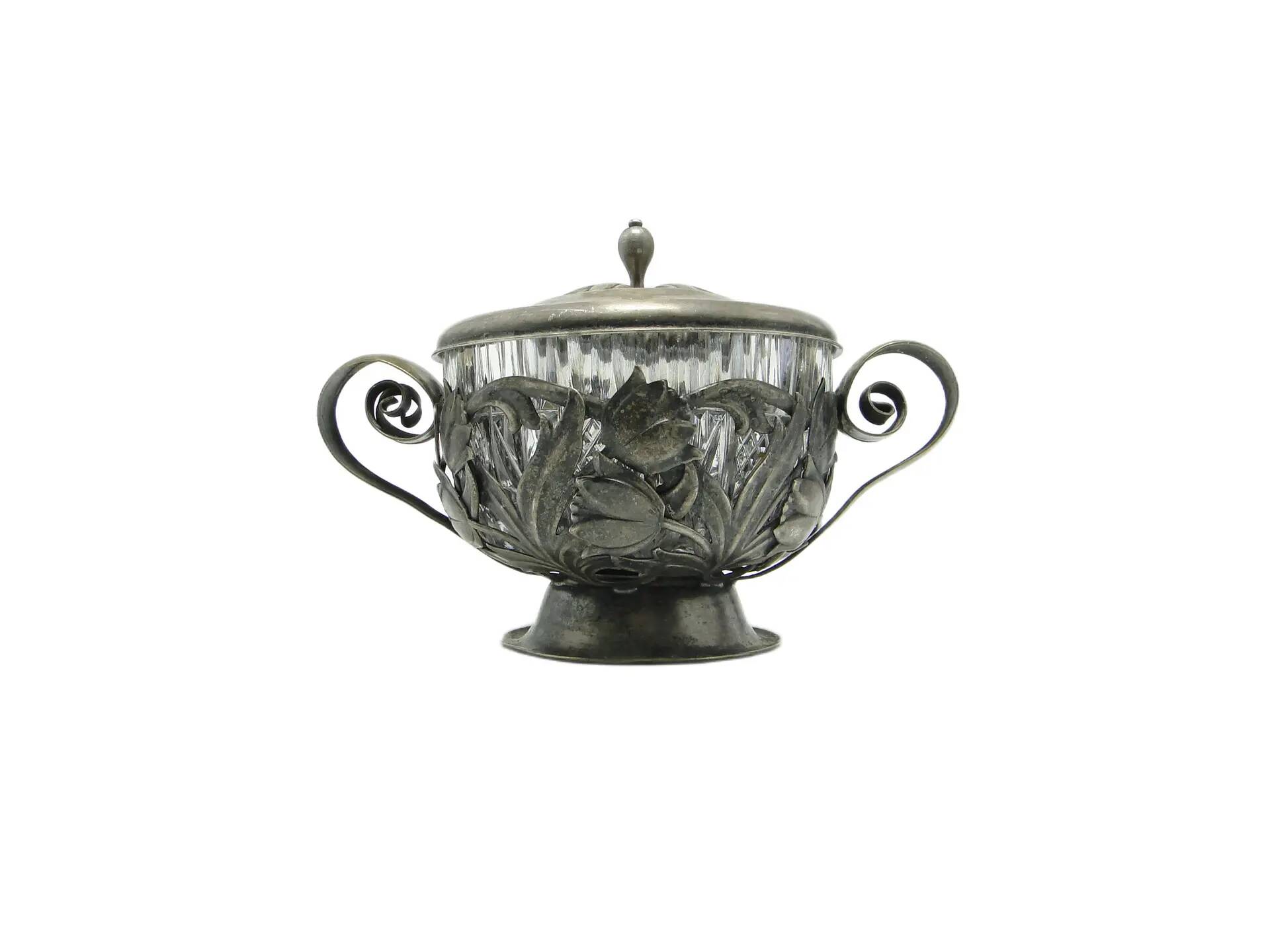 Sucrier Art Nouveau, laiton argenté, verre, Pologne, années 1960.