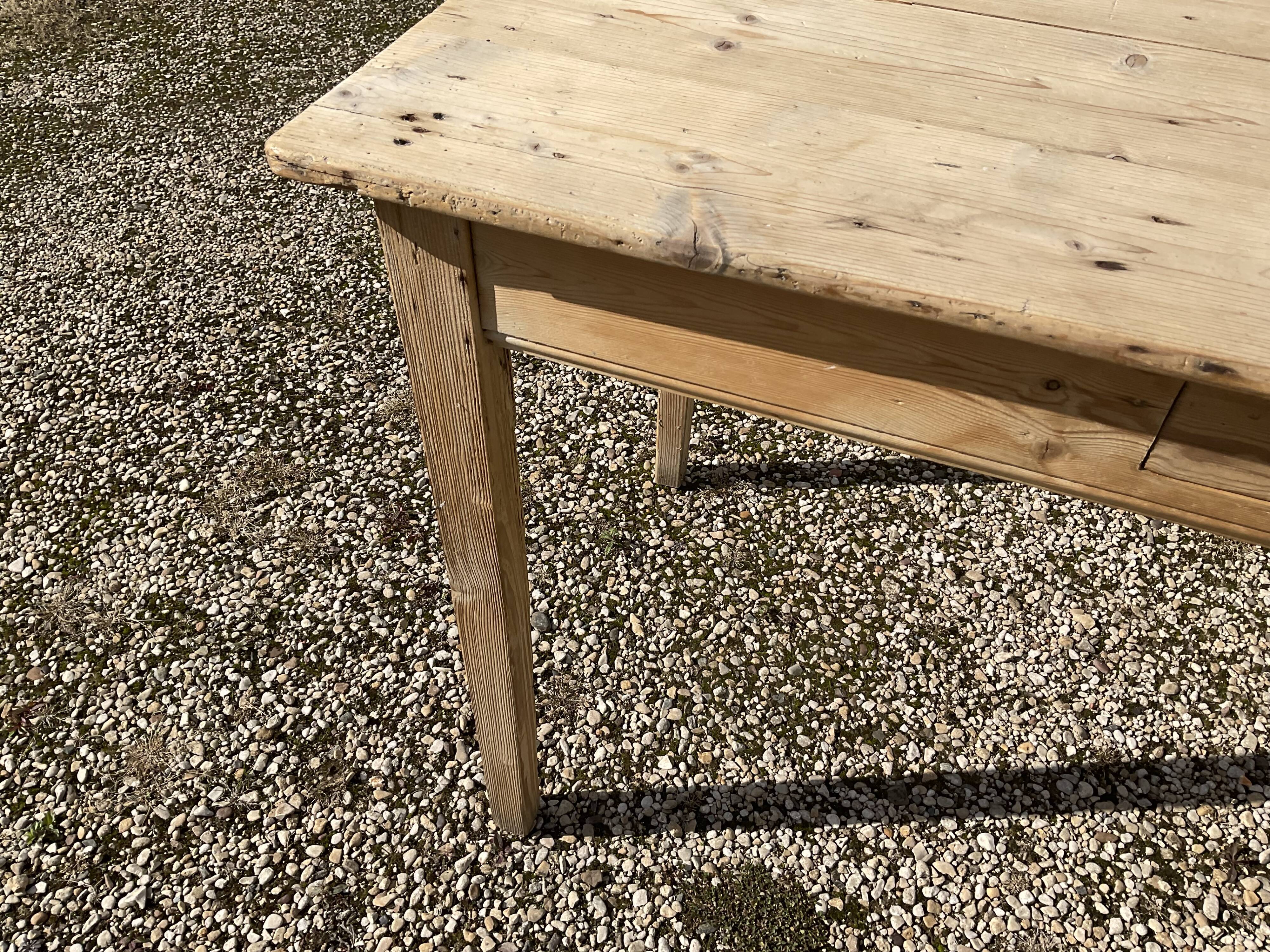 Farm table
