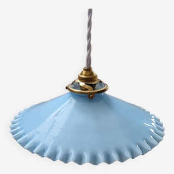 Suspension abat jour baladeuse opaline dentelée bleu pale  art déco Ø24.5