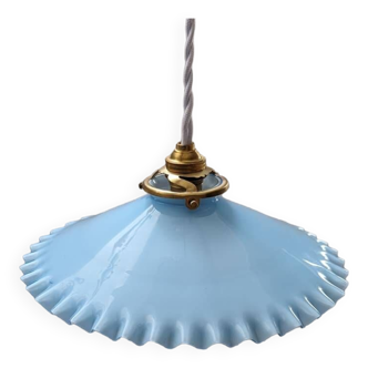 Suspension abat jour baladeuse opaline dentelée bleu pale  art déco Ø24.5