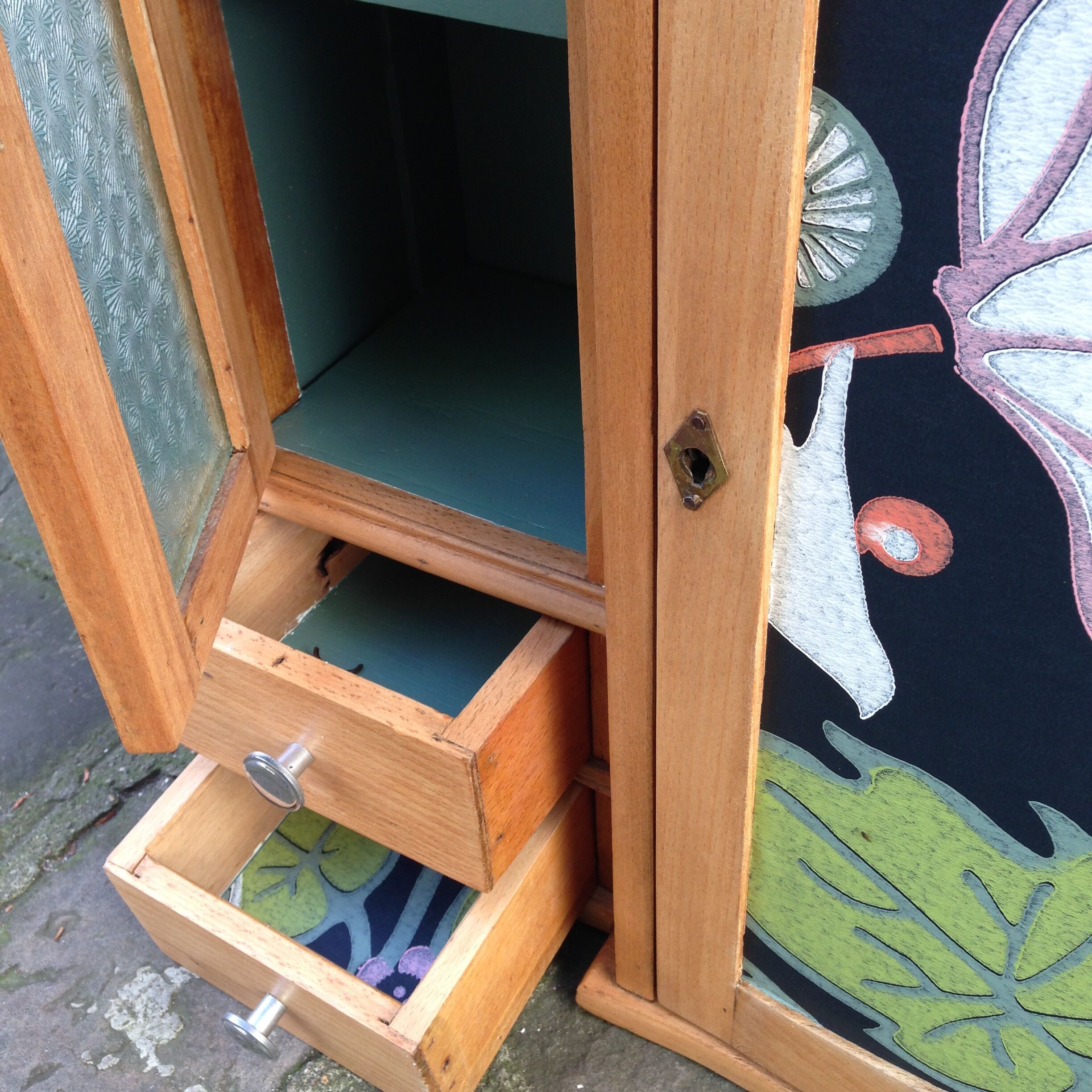 Bird paper medicine cabinet