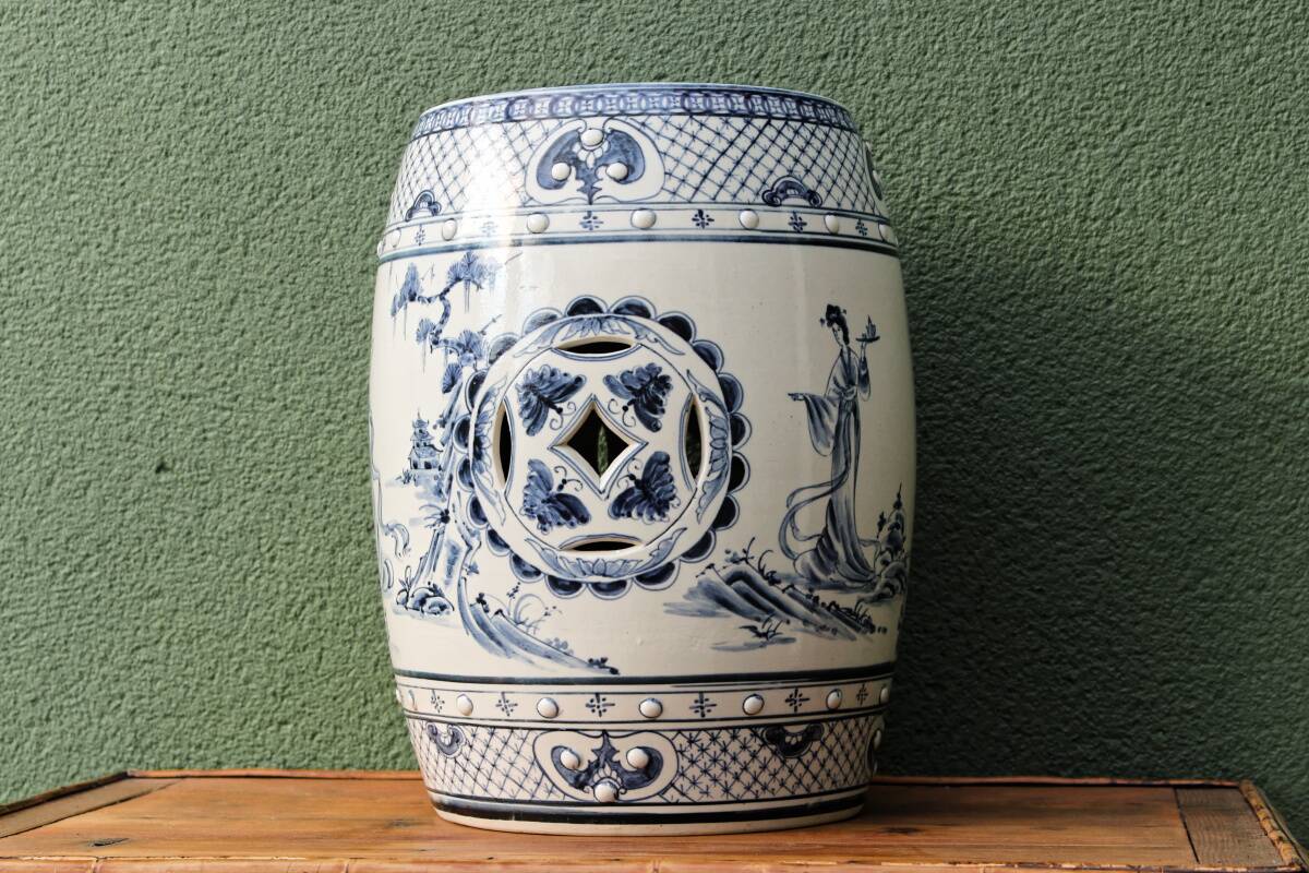 Chinese ceramic stool