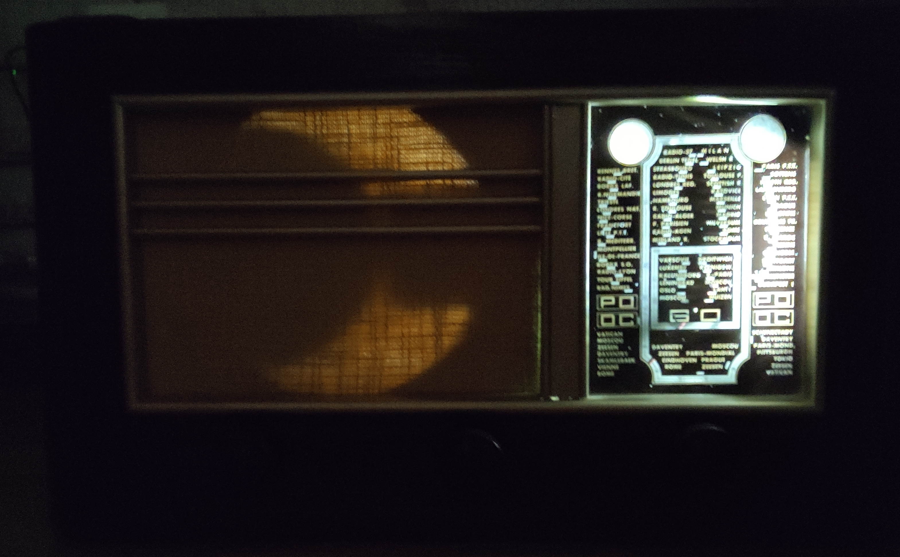 TSF radio station compatible Bluetooth