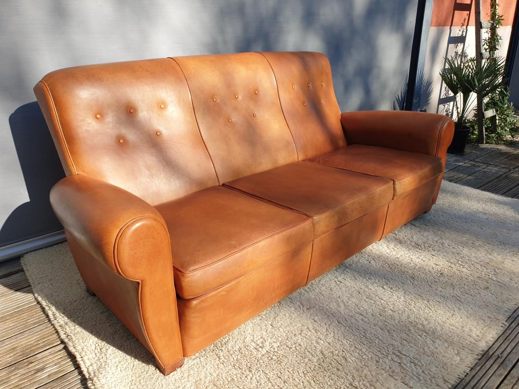 Sofa club leather 3 places buttoned back finish studded and velvet