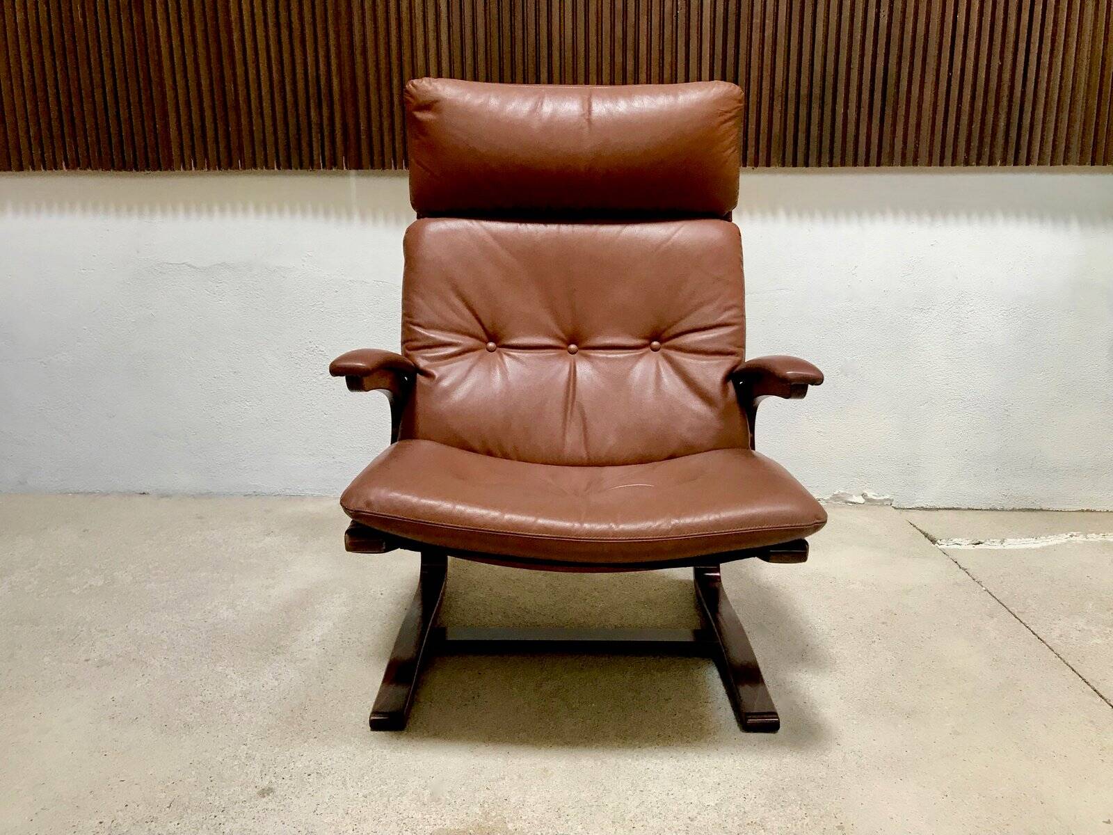 Scandinavian leather lounge chair by Elsa & Nordahl Solheim for Rybo Rykken, 1960s
