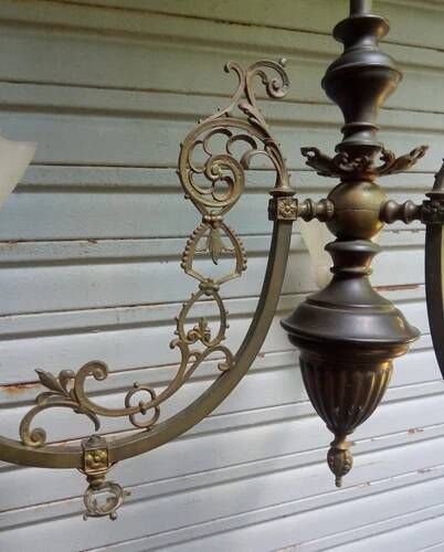 Antique, rare and important gas chandelier from the Napoléon III period and style, weighing 4.8 kg.