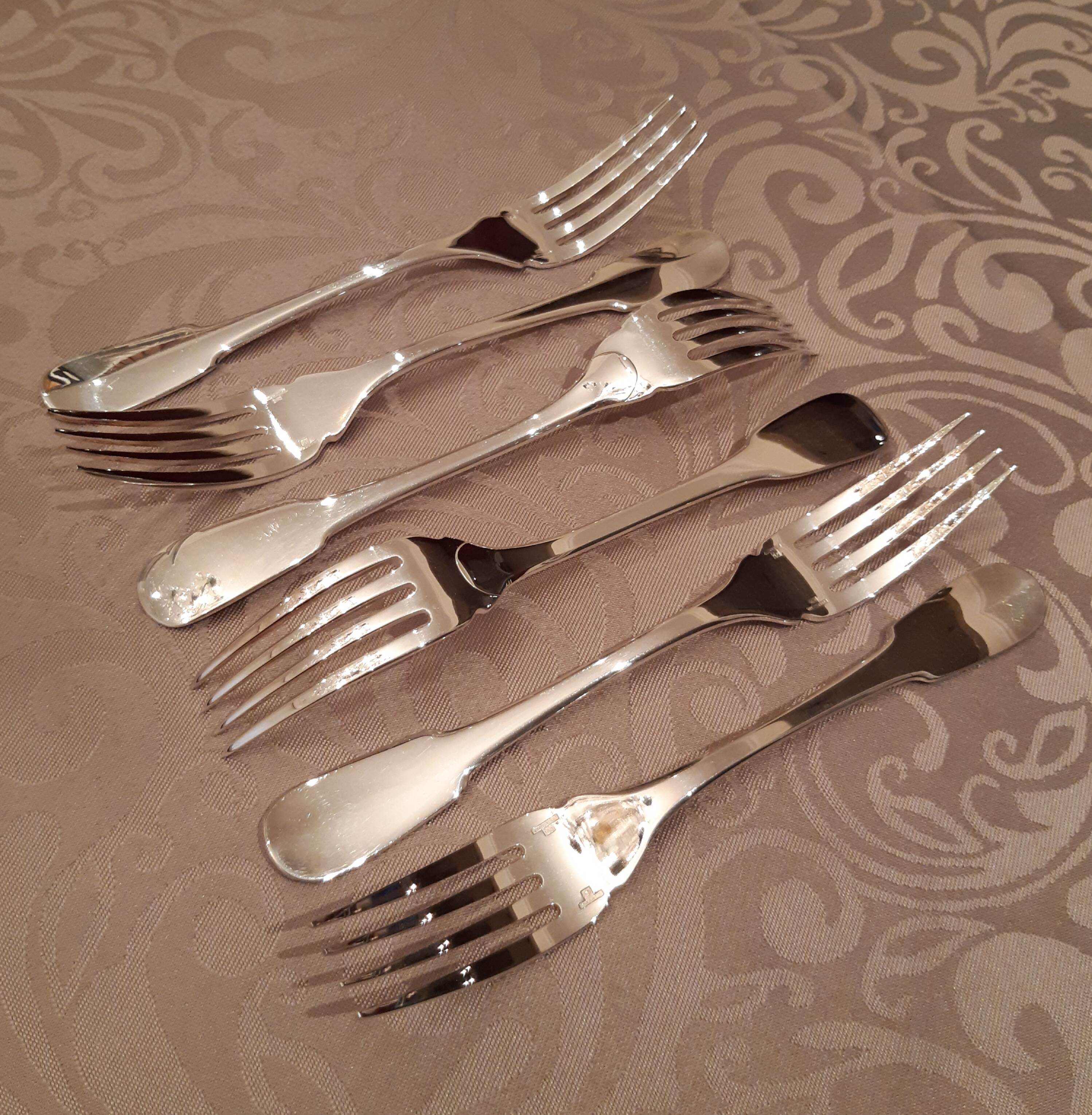 6 christofle Cluny fish forks, very good condition.