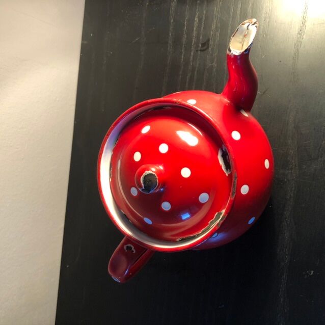 Enamelled teapots