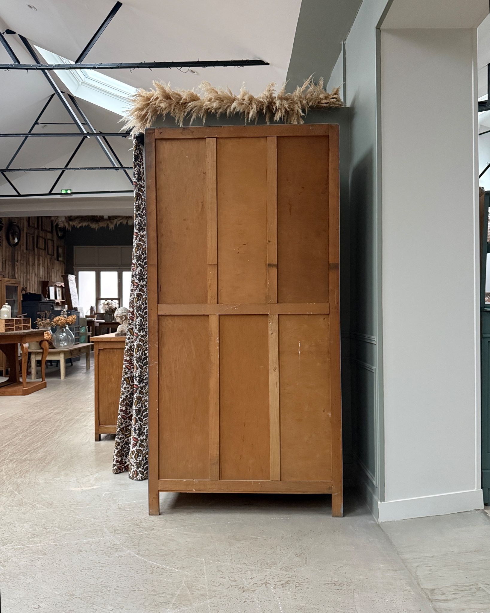 Armoire parisienne grise (rénovée)