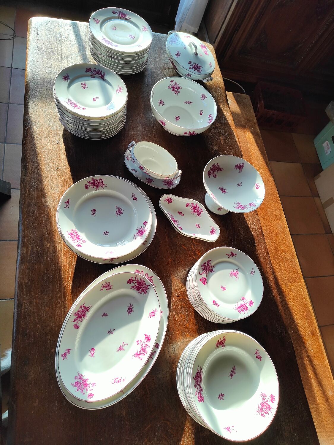 Porcelain service 58 pieces e.Bourgeois Drouot Paris