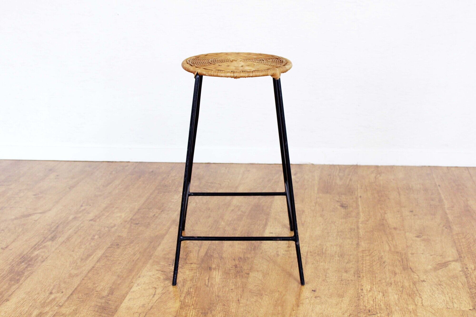 Stool metal and wicker of the years 50
