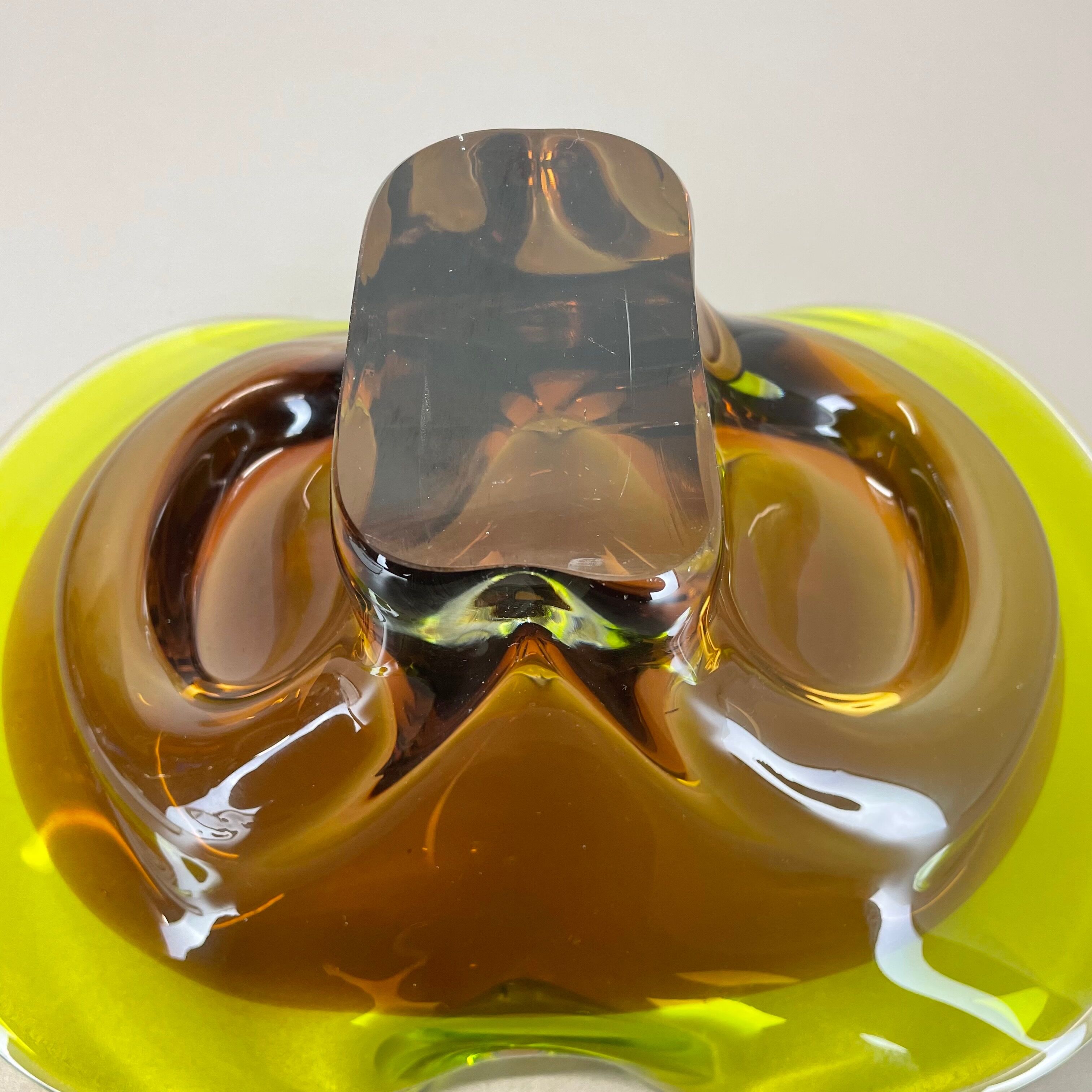Heavy Multicolor Murano Glass "Centerpiece" Bowl Shell Element Murano Italy 1970