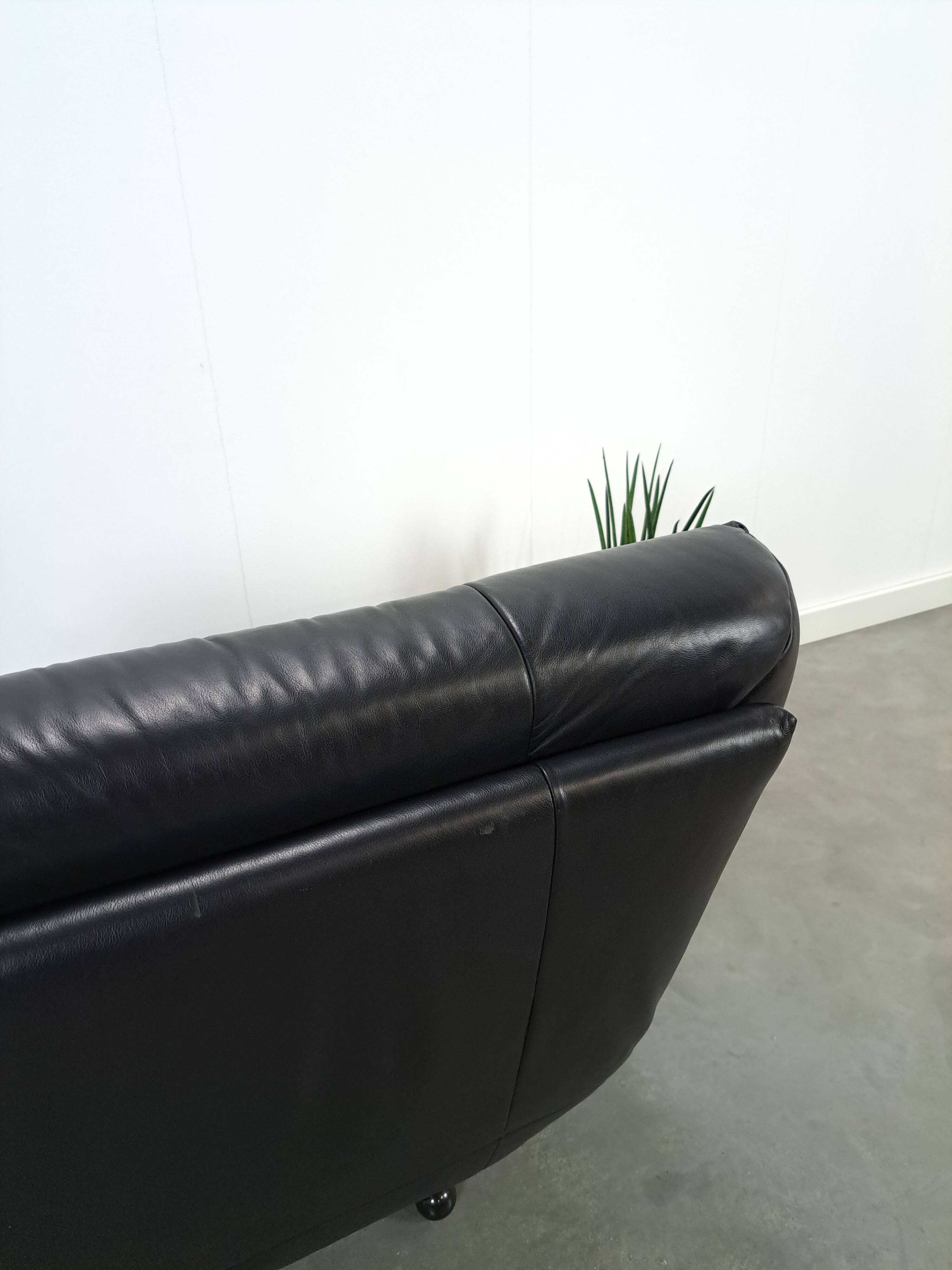 Vintage zwart leren fauteuil