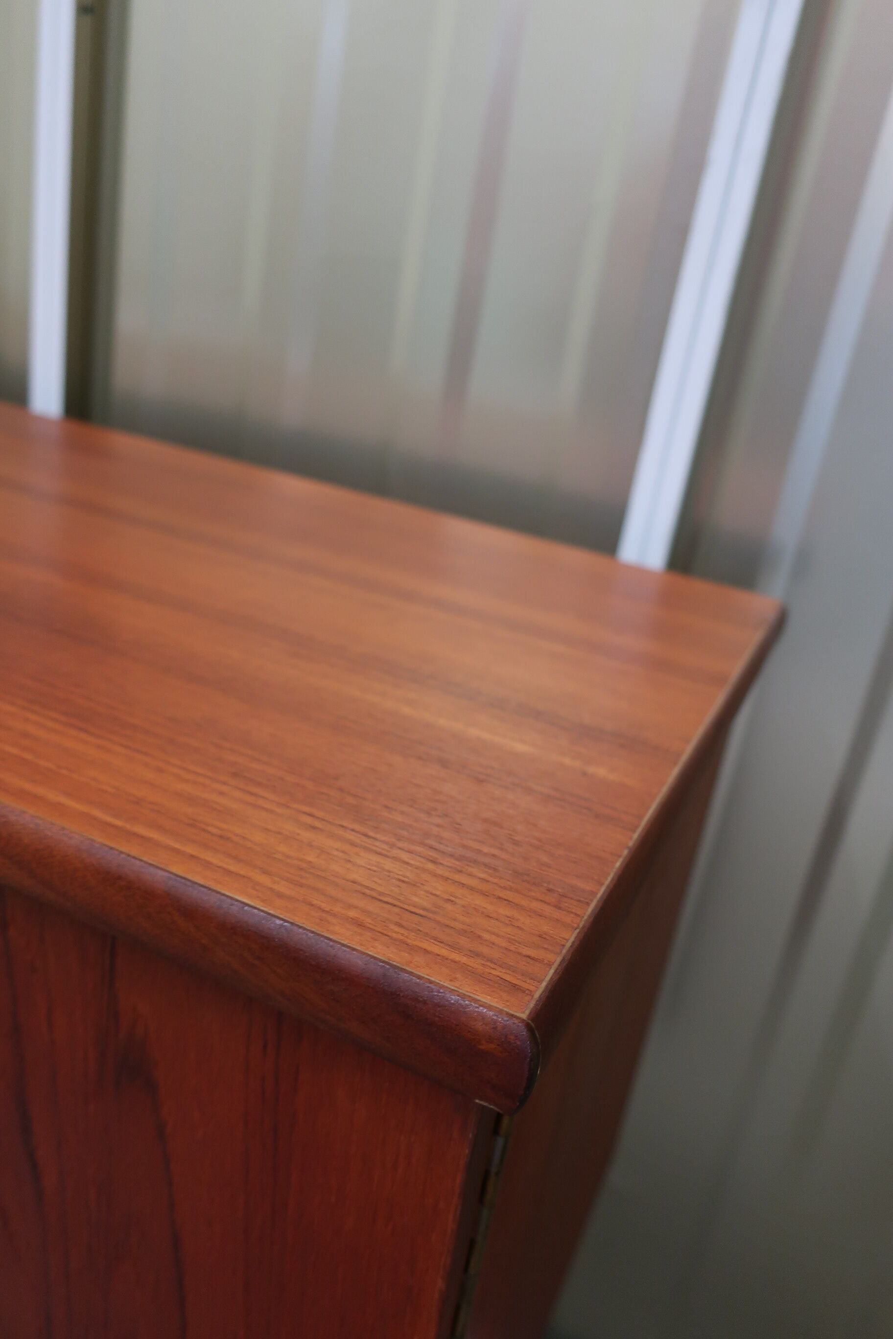 Atypical teak thread from the 60s