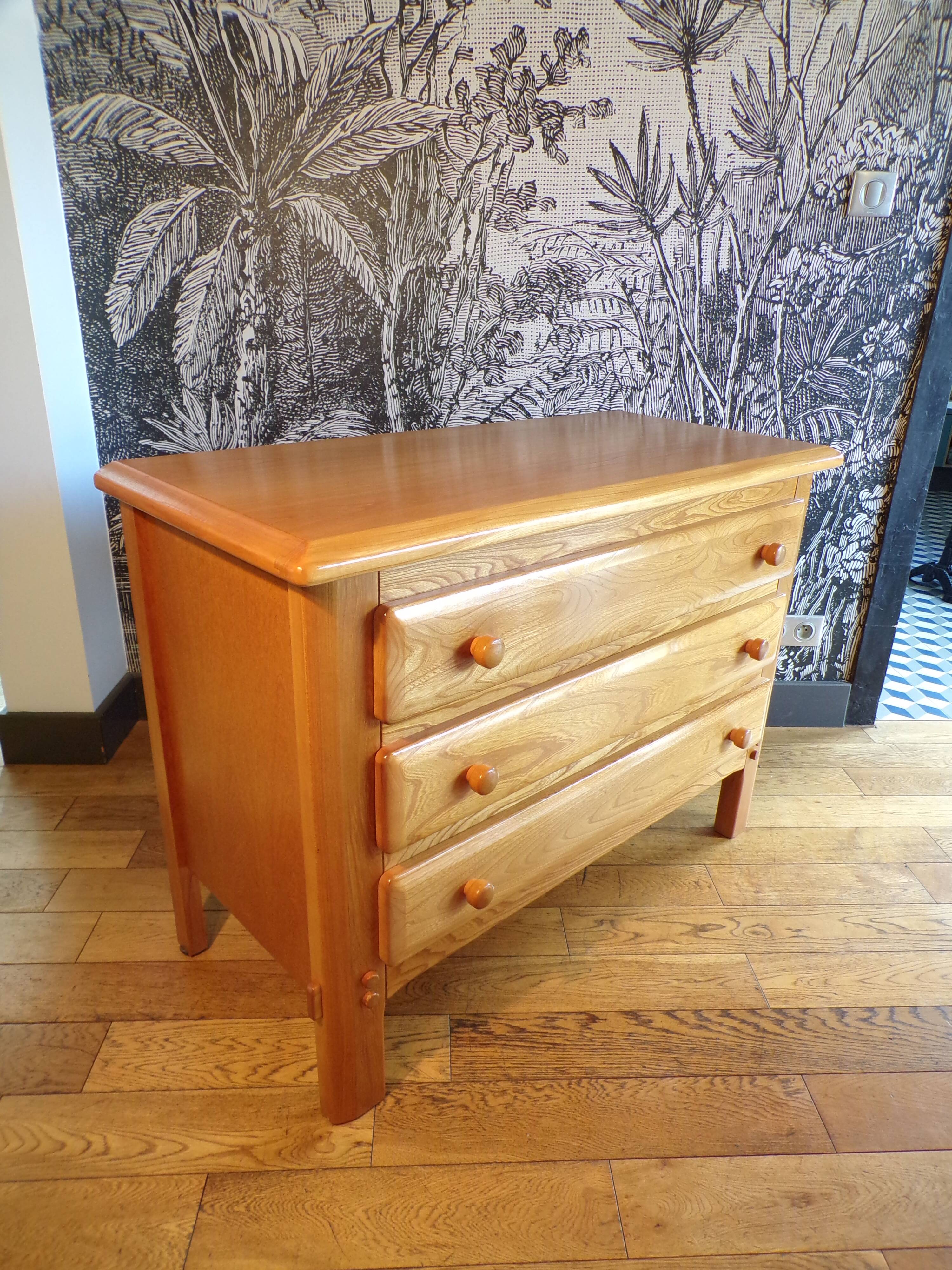 Elm chest of drawers 1970-80 3 drawers