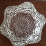 Flat bowl in chiseled glass