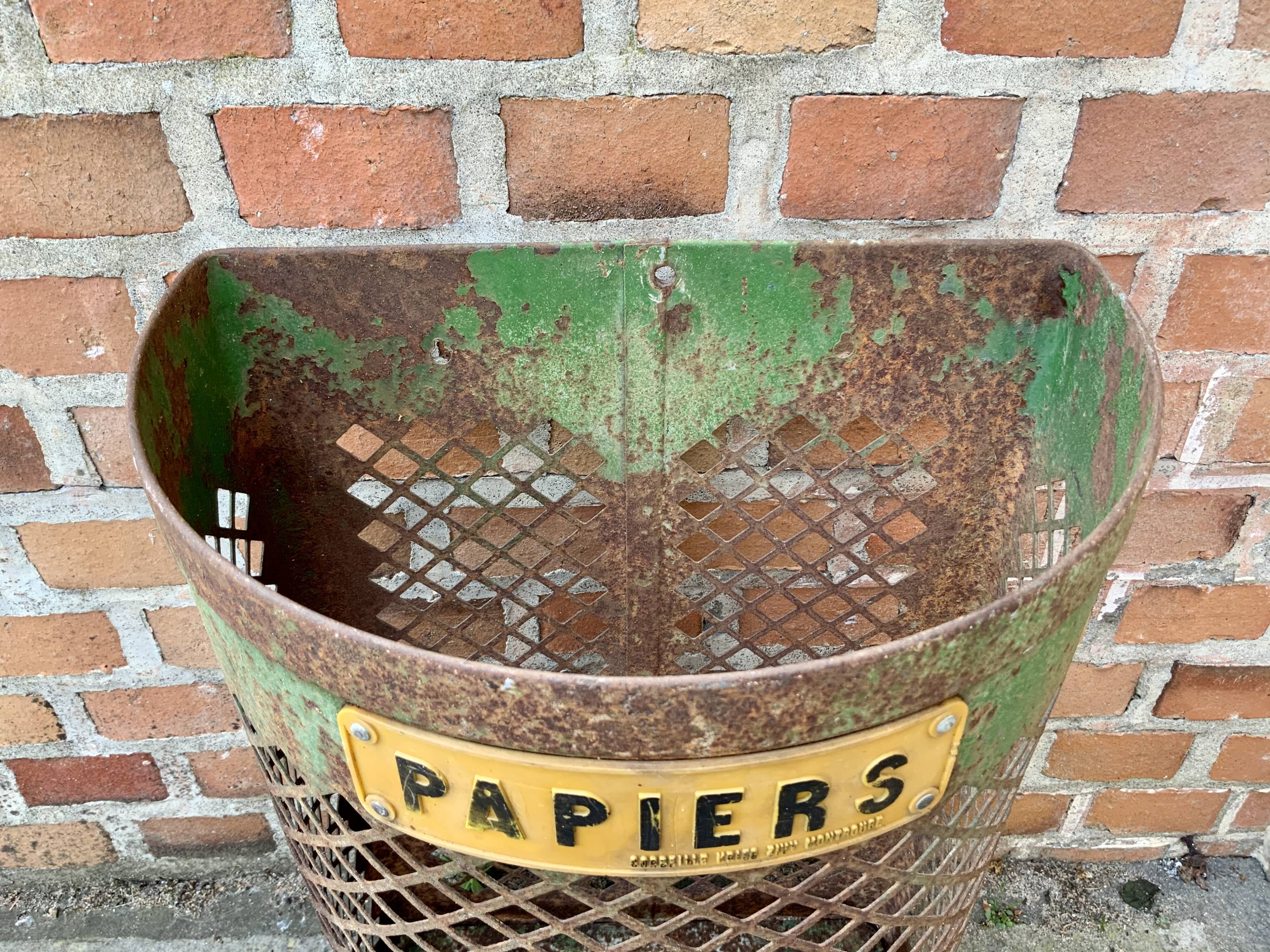 60s public garden bin