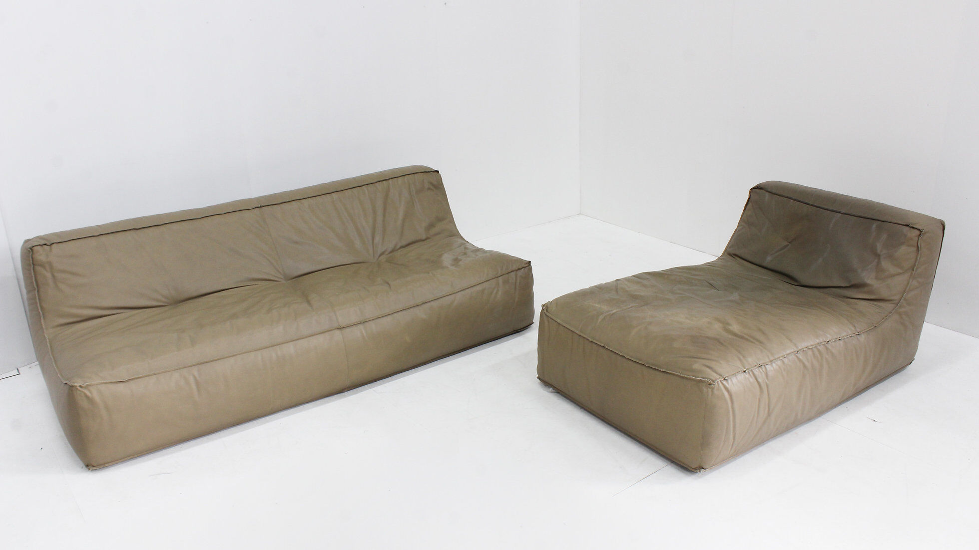 Vintage modular green leather sofa by Verzelloni Italy 1990s