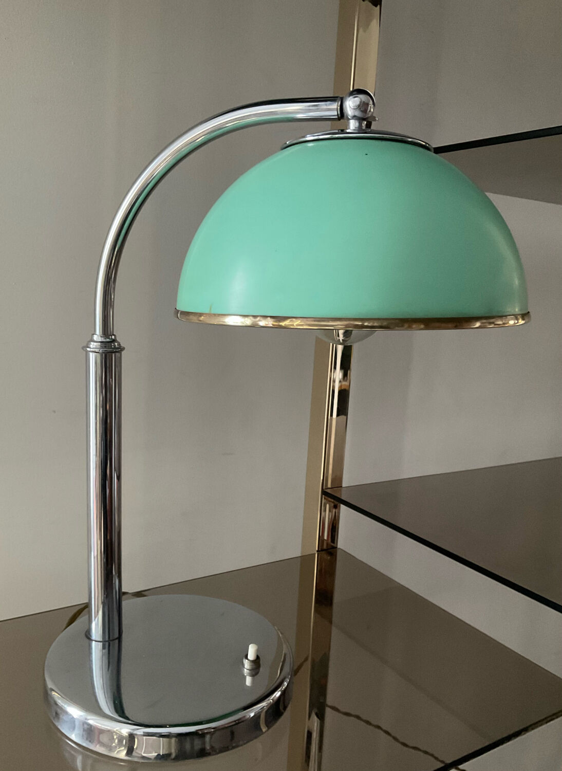 Bauhaus hinged lamp in backelite from the 30s-40s