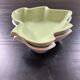 Paire de plats feuilles