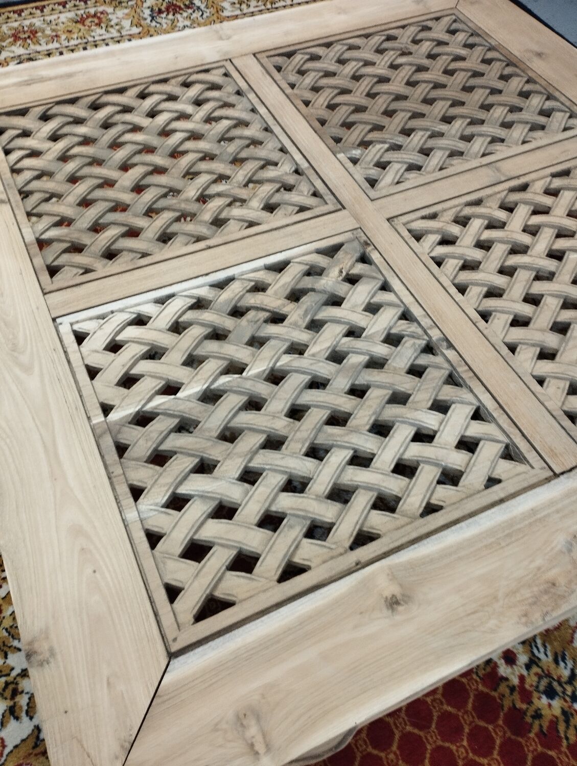 Coffee table "opium"