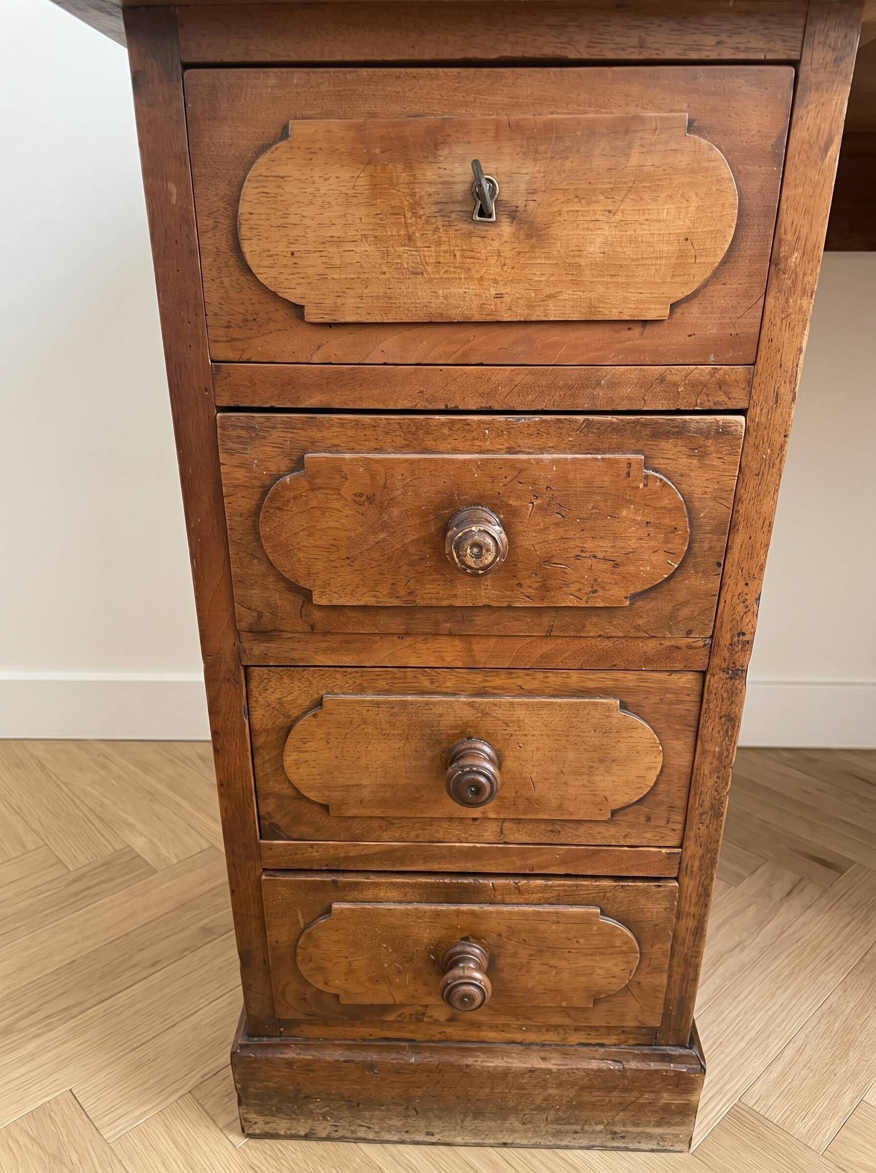 Antique apothecary desk in solid wood with 8 drawers.