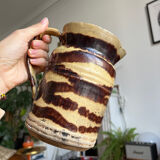 Marbled pitcher