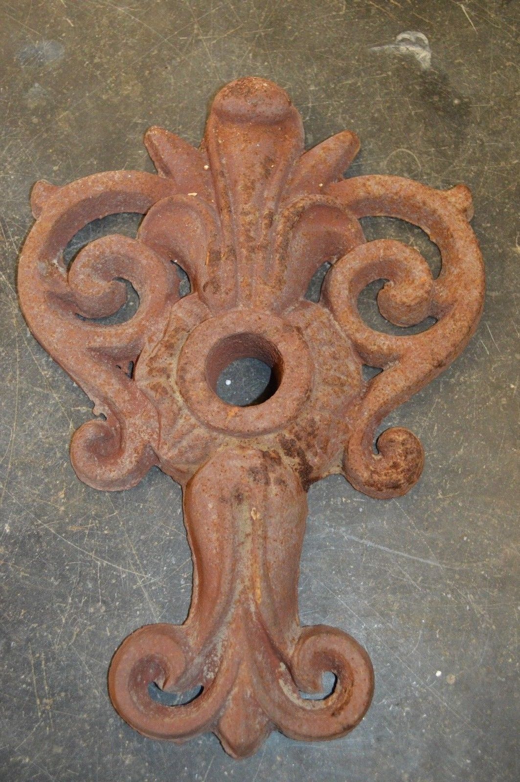 Cast iron anchor