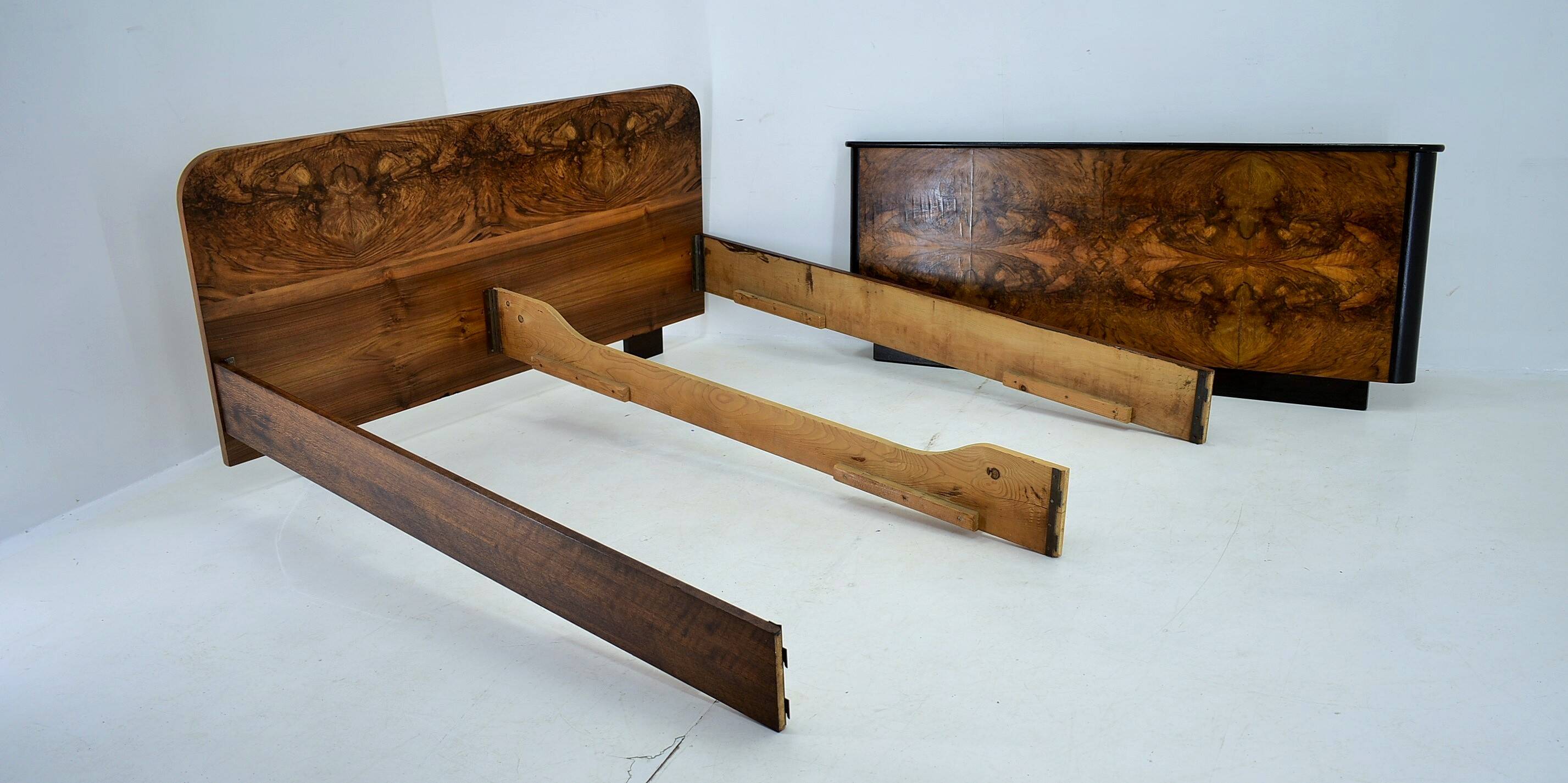 Art Deco double bed by Jindřich Halabala for Up Závody, 1945s