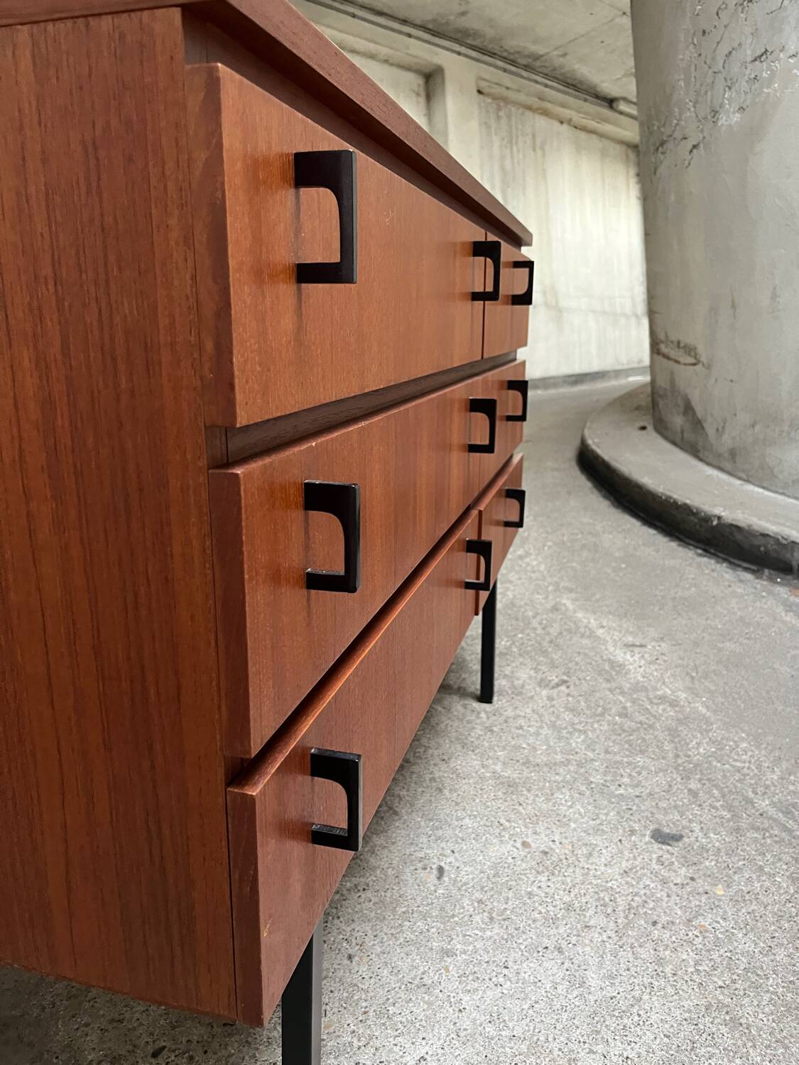Vintage wood veneer chest of drawers 1960