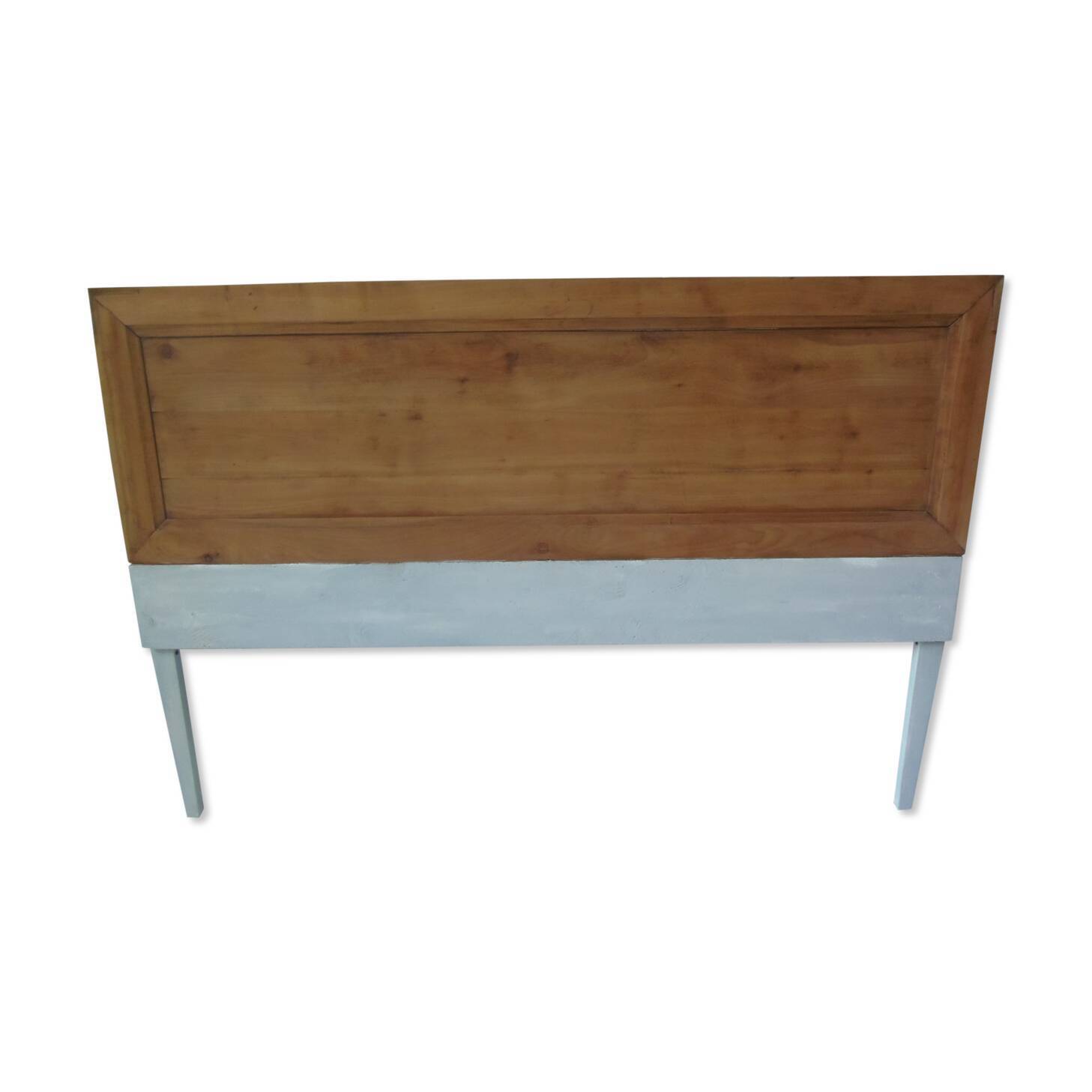 Tête de lit ancienne aux lignes simple en bois brut finition cirée