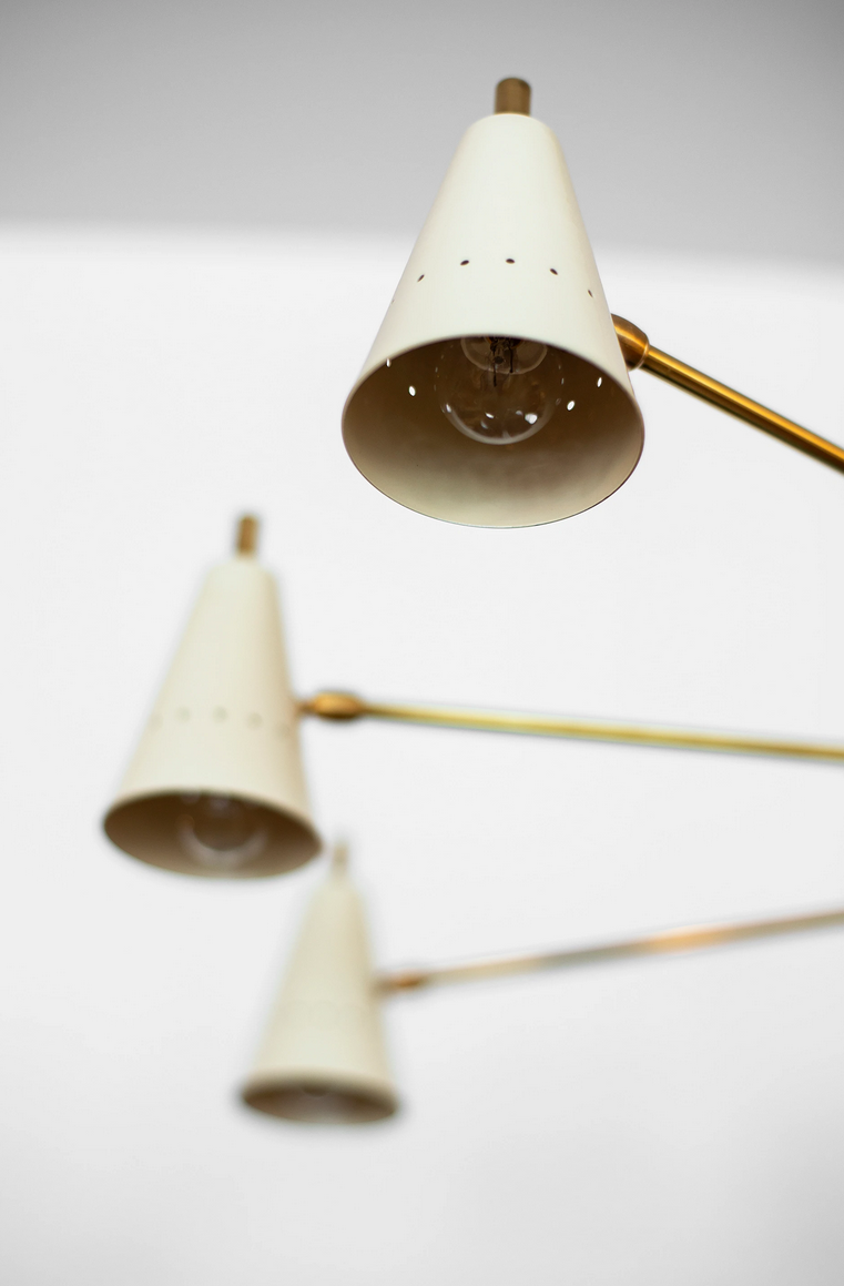 Asymmetrical chandelier sputnik white