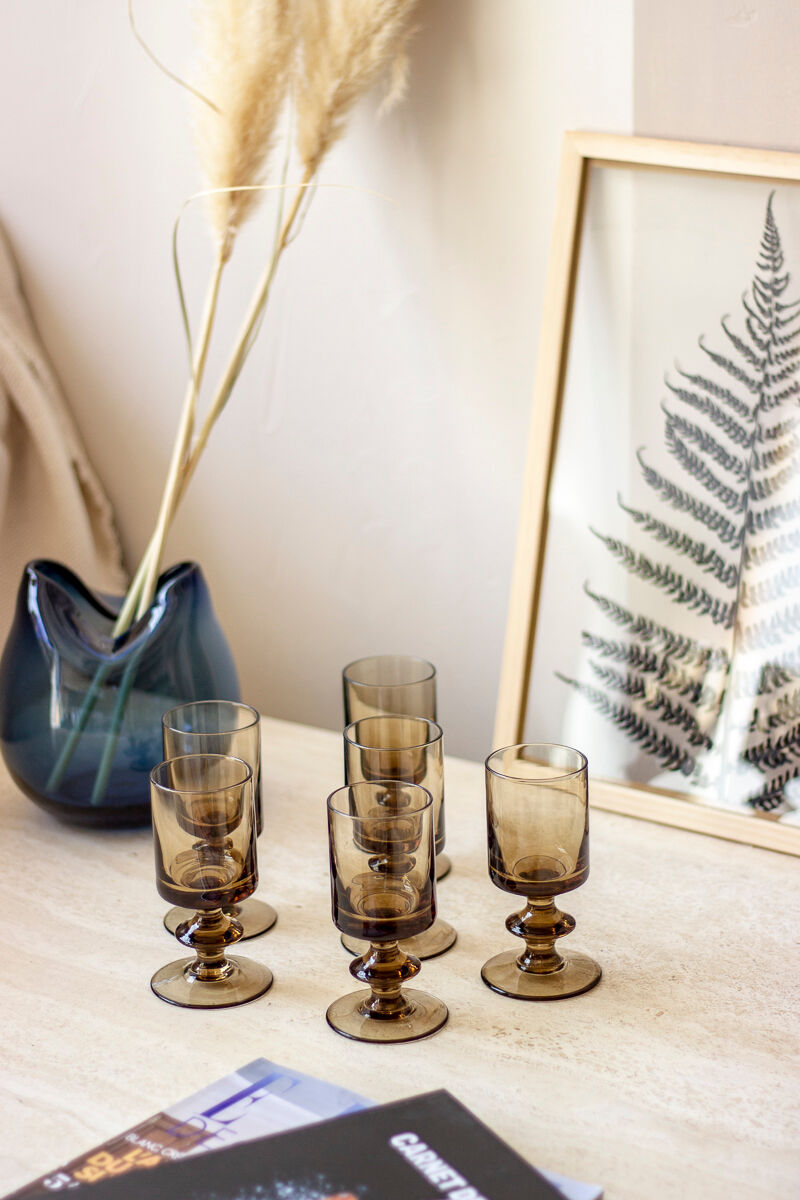 6 glasses in smoked glass foot