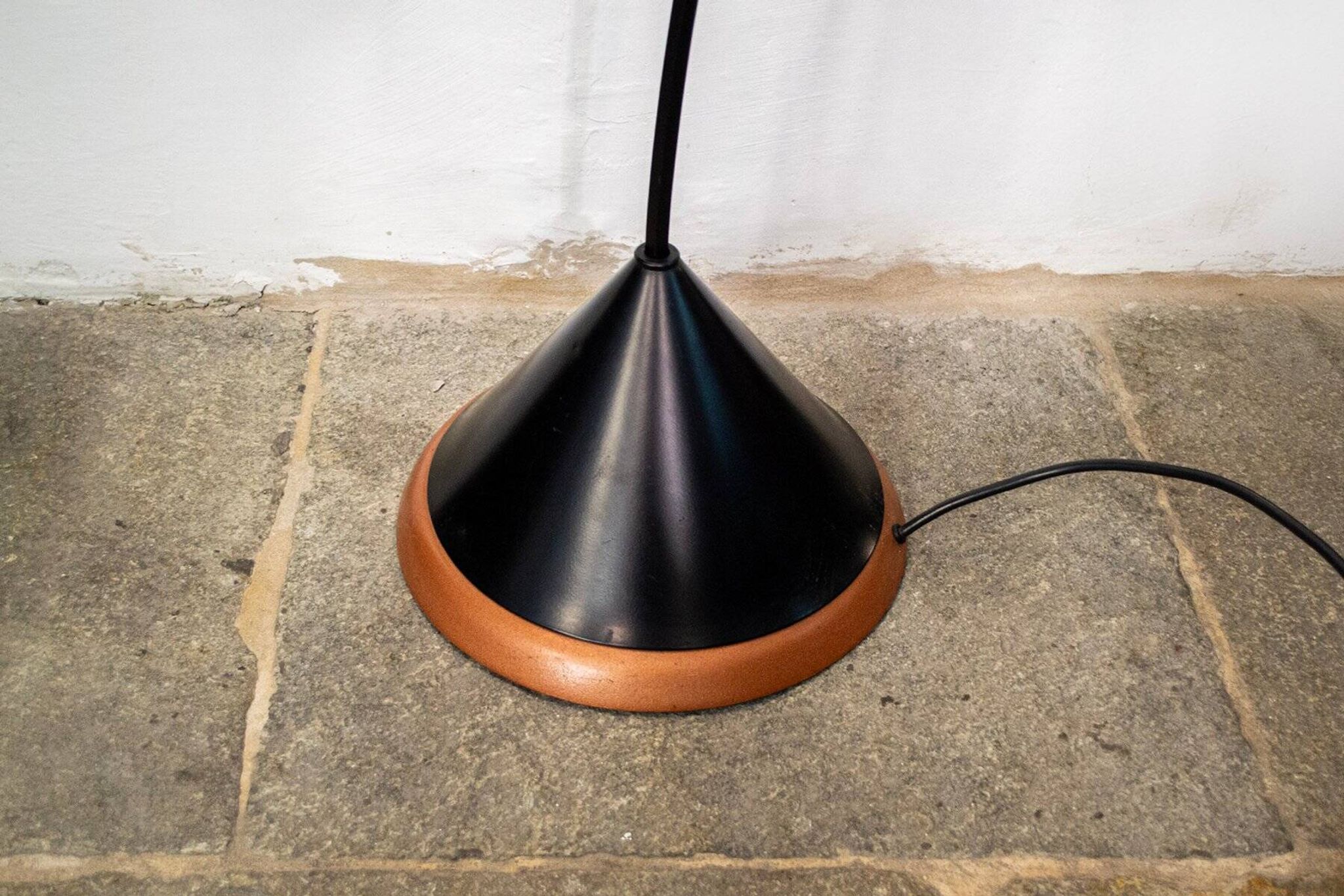 Modern Sister floor lamp in metal and plastic by Dalisi for Oluce, Italy, 1990s.