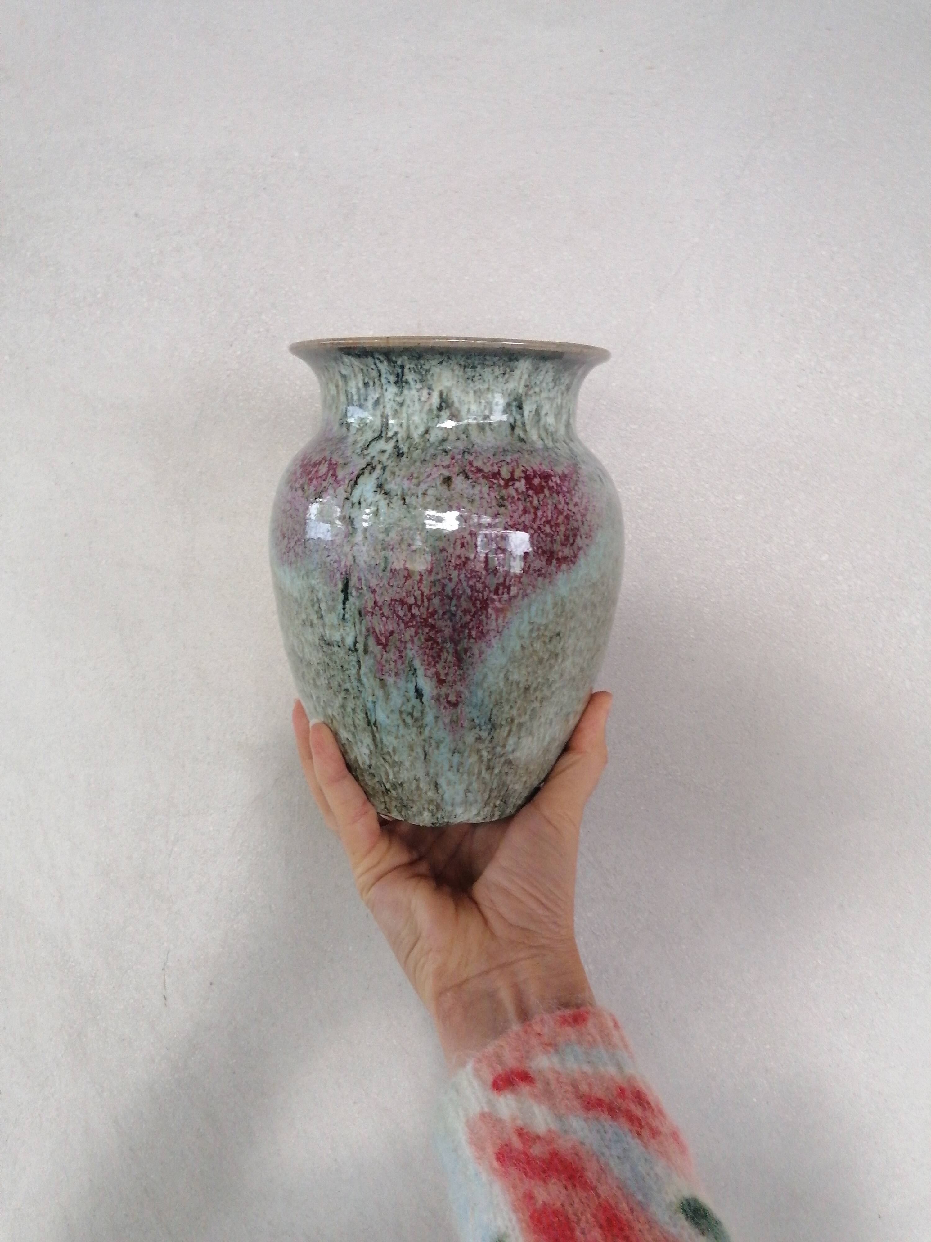 Green/pink speckled ceramic vase