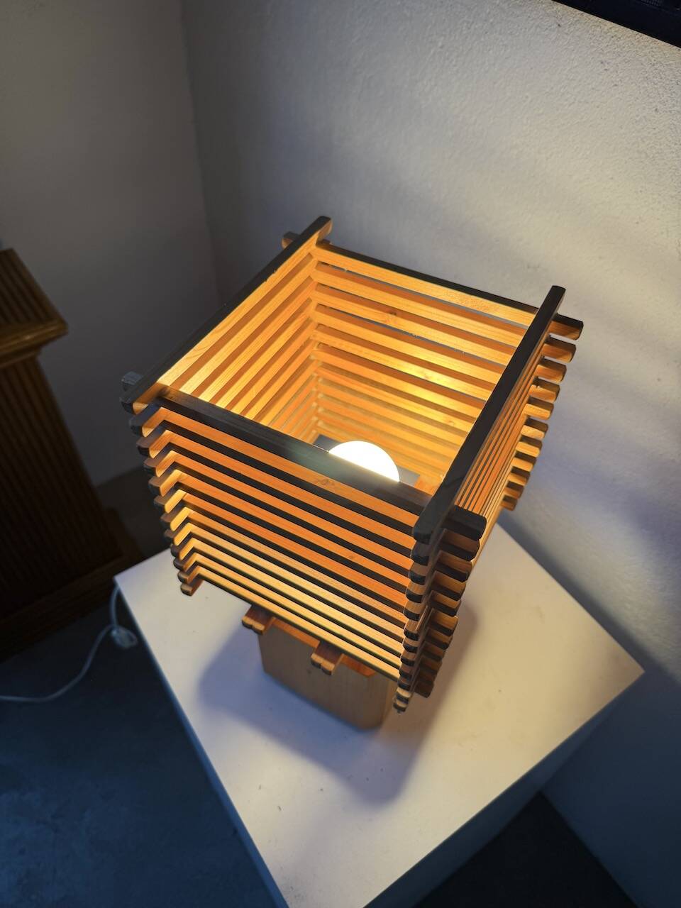 Constructivist wooden table lamp