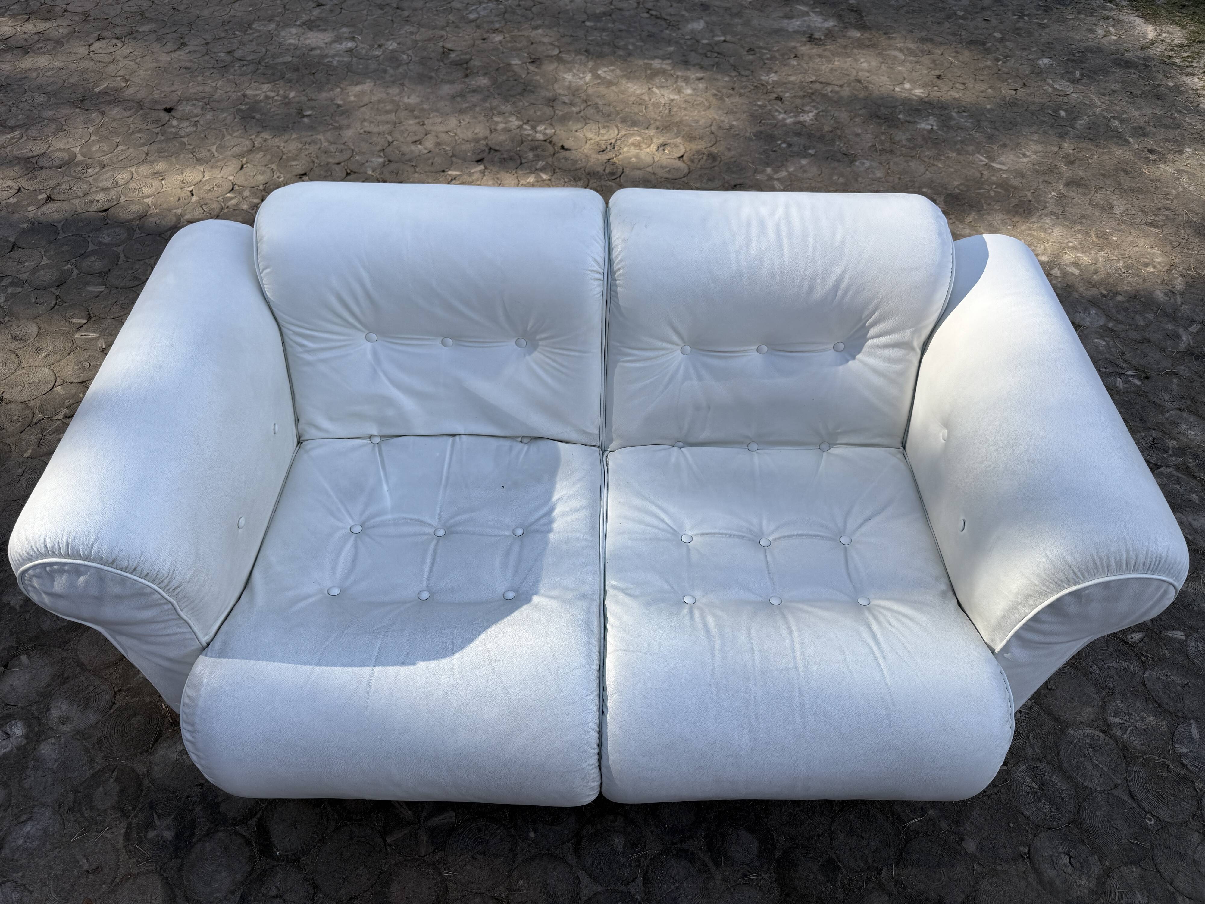 Fur Comodus — 2-Seater Leather Sofa — Germany — Sculptural Vintage Lounge