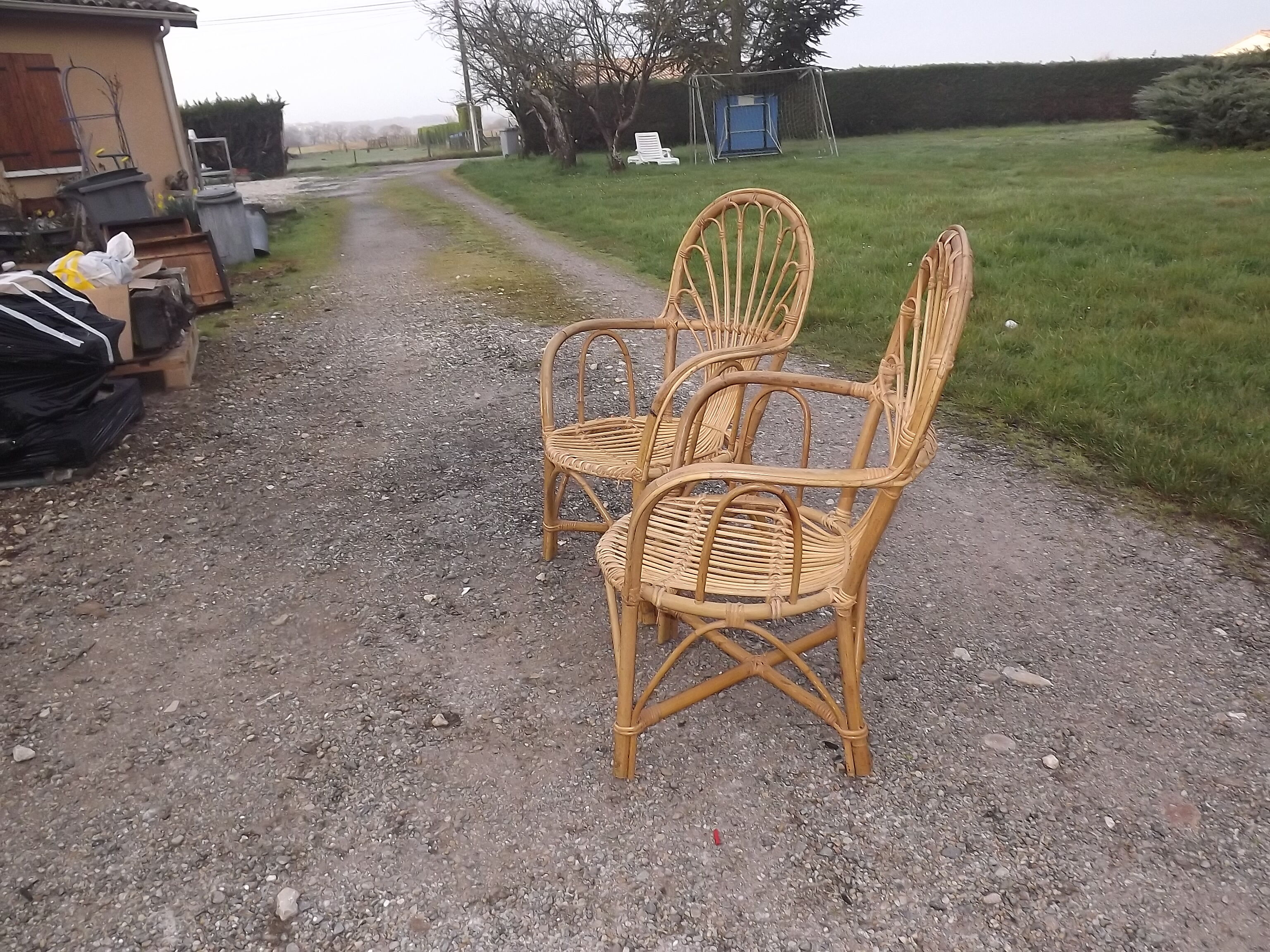 Paire de fauteuils en rotin vintage
