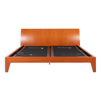 Hannes Wettstein ‘Juno’ bed frame by Cassina