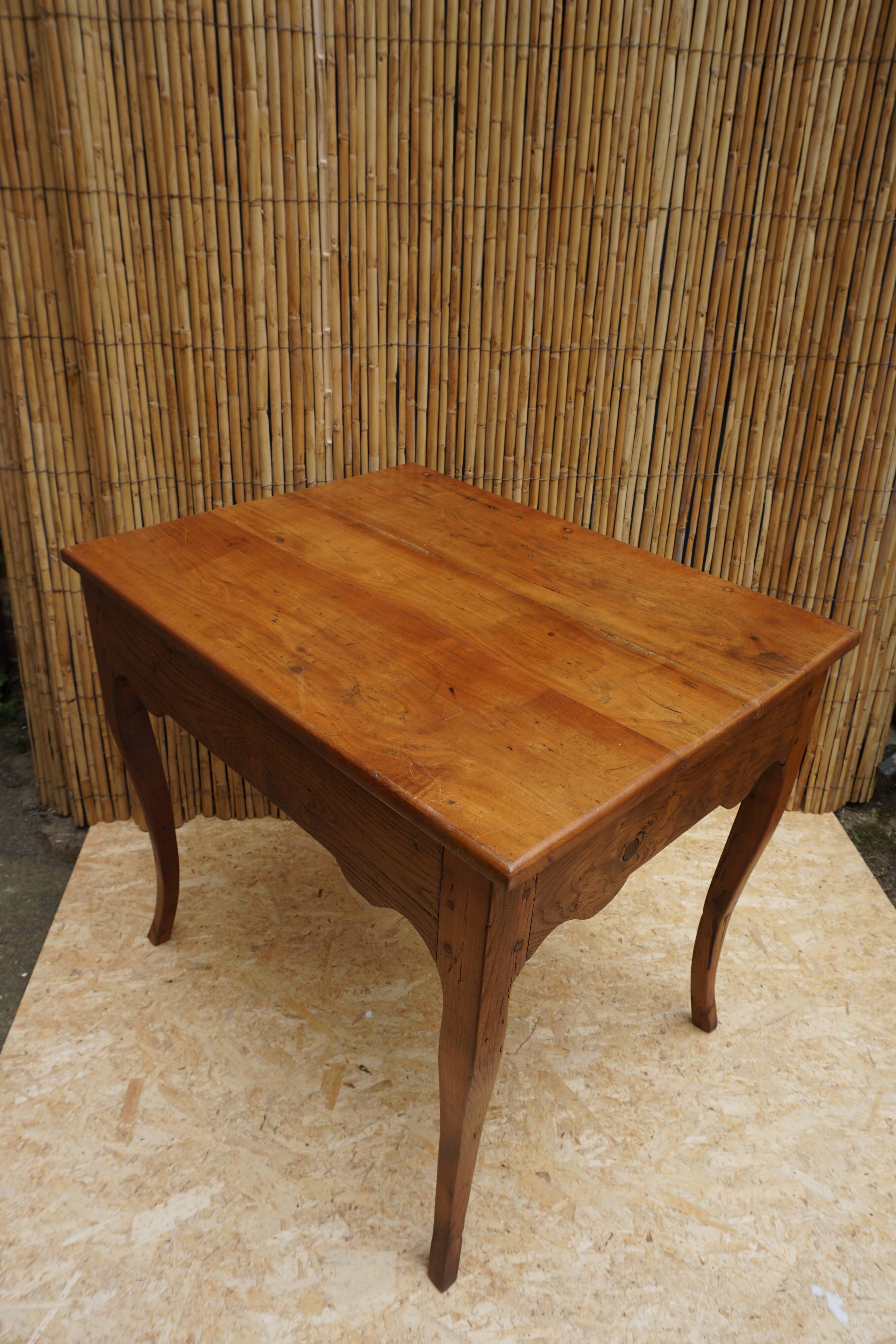 Table de taverne ou d'auberge du 18° siècle